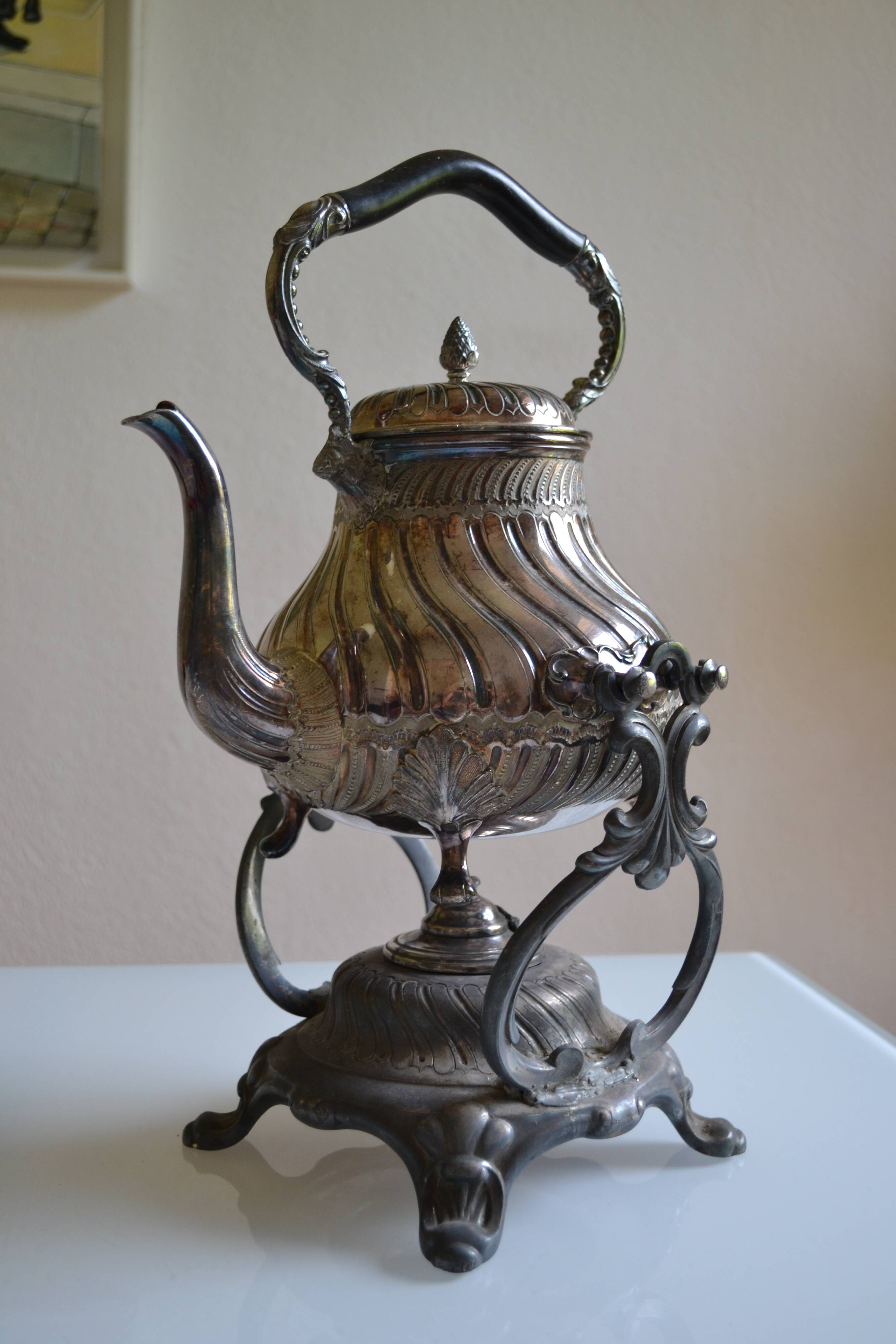 Art Nouveau teapot or samovar in silver-plated metal by goldsmith Victor Saglier