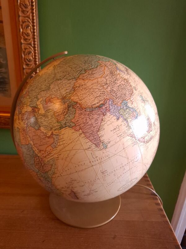 Globe terrestre lumineux colombus