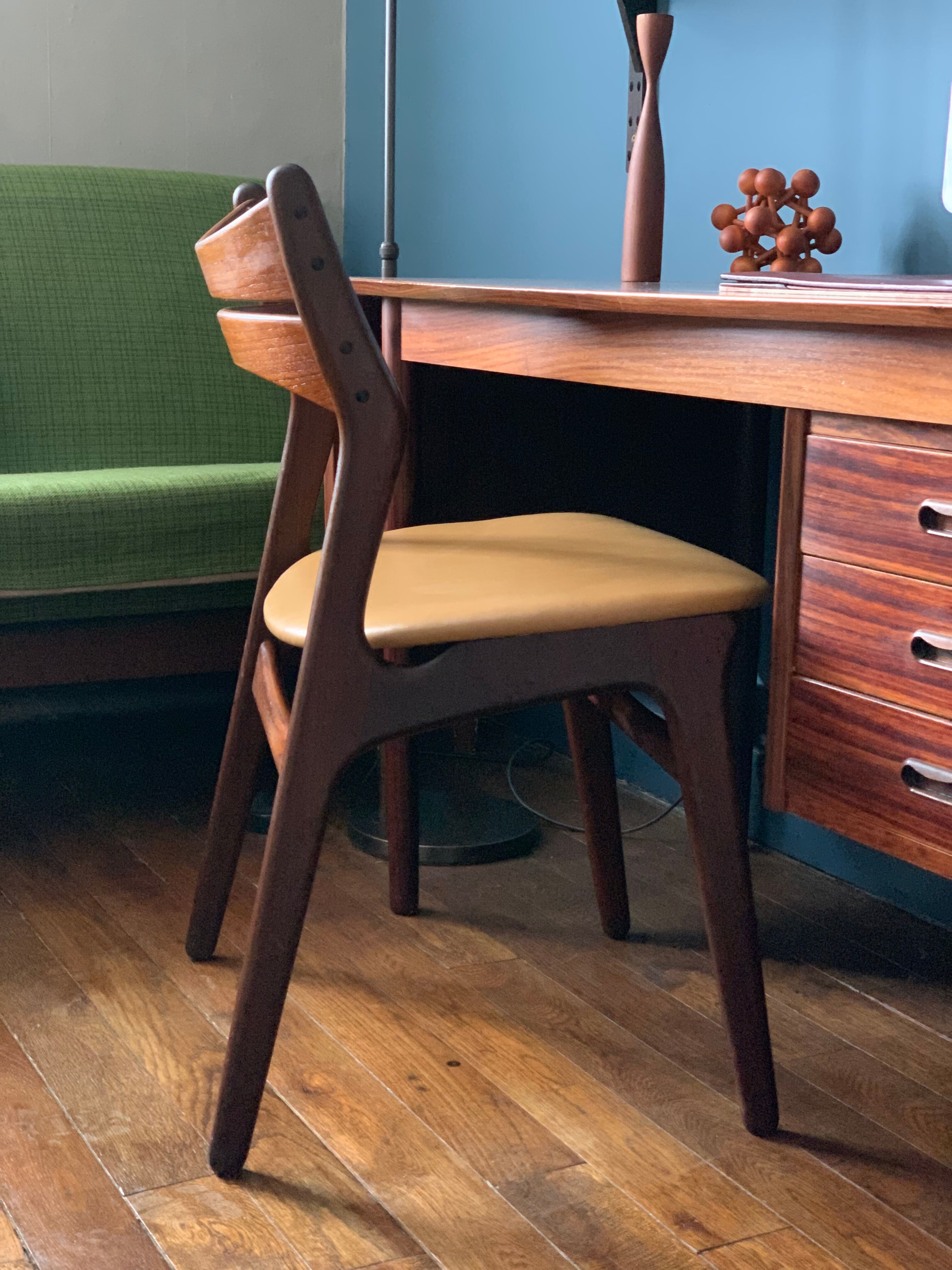 Scandinavian chair Erik Buch in teak and leather