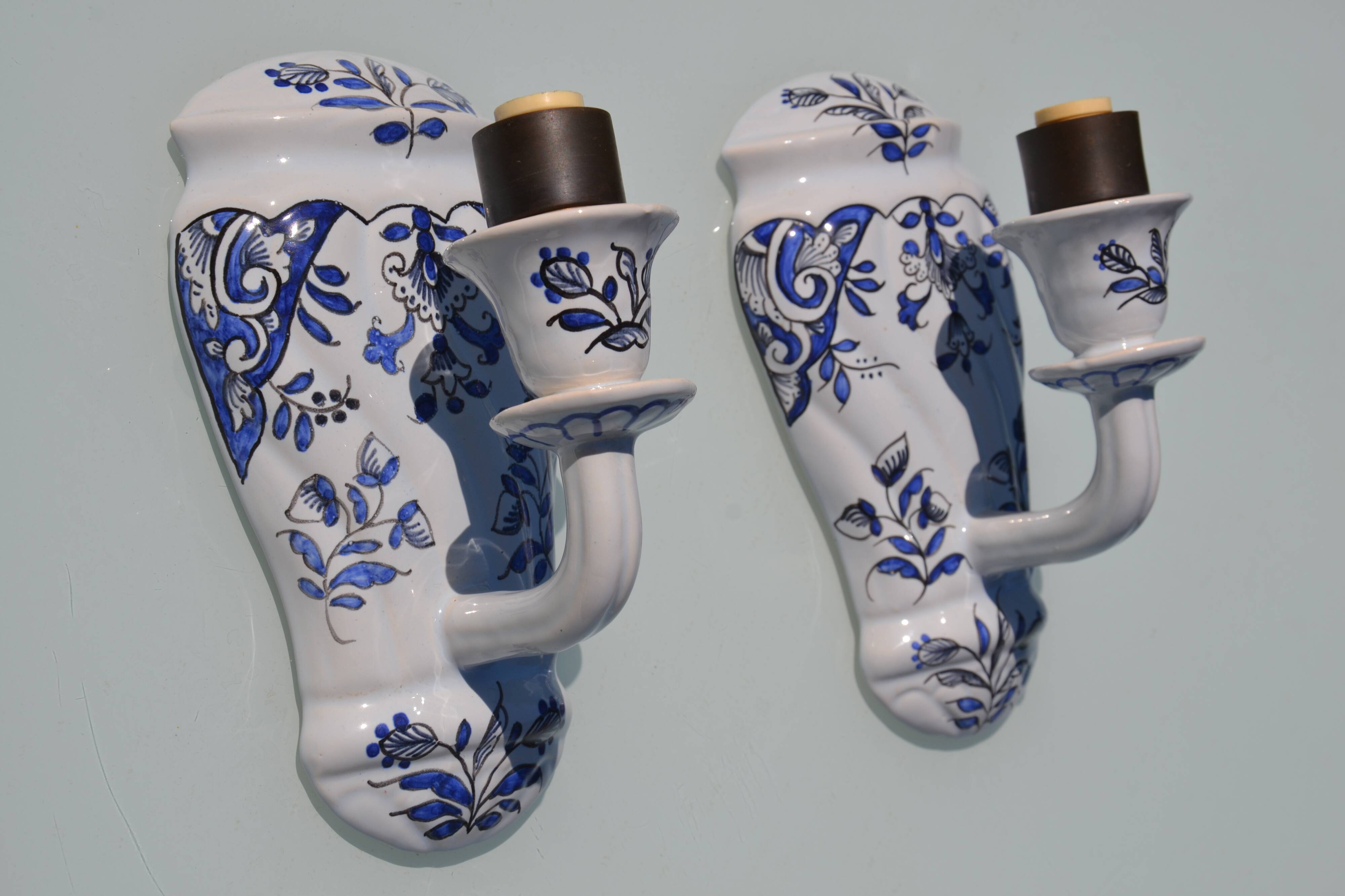 2 ceramic wall lights