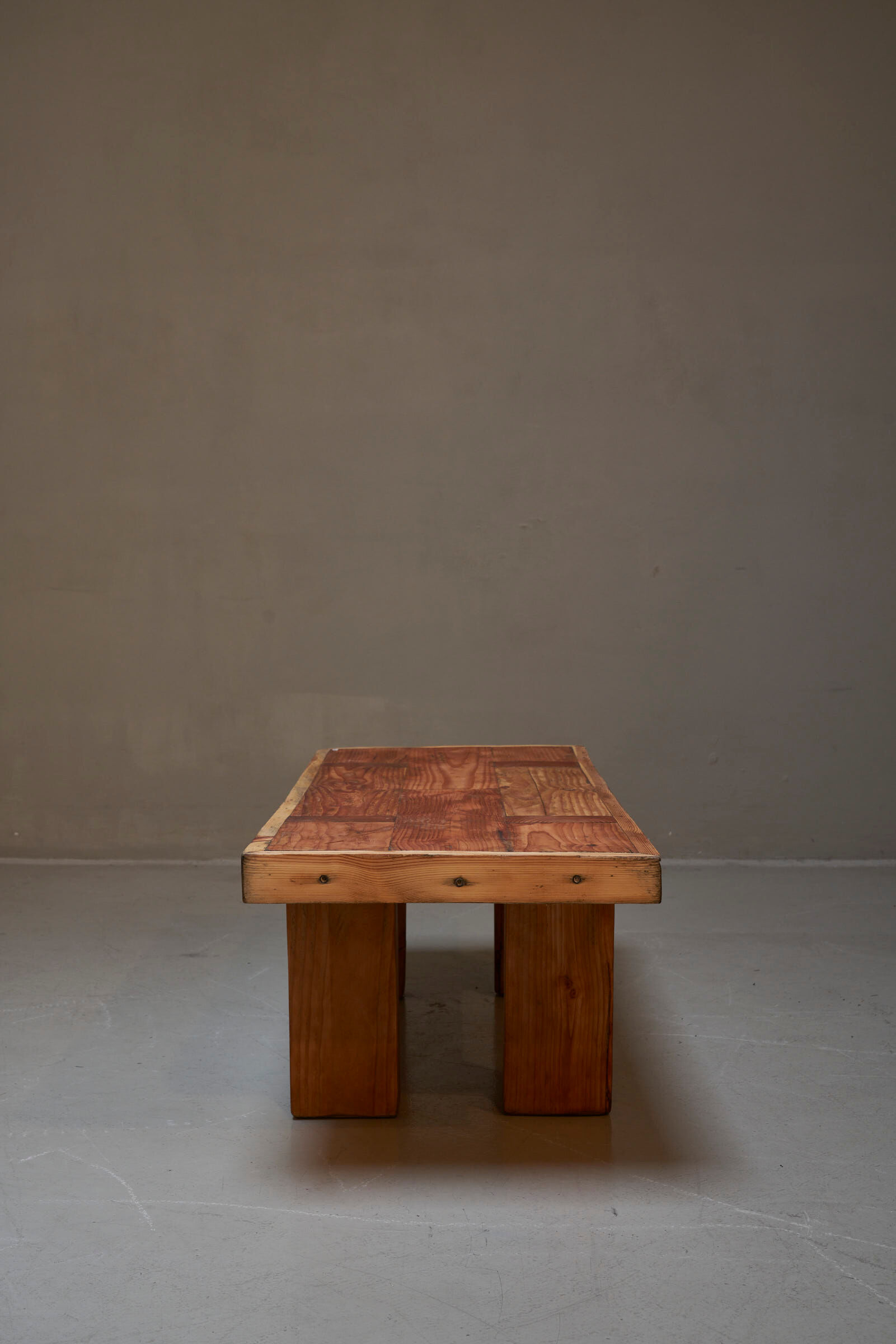 Table basse, banquette wabi sabi