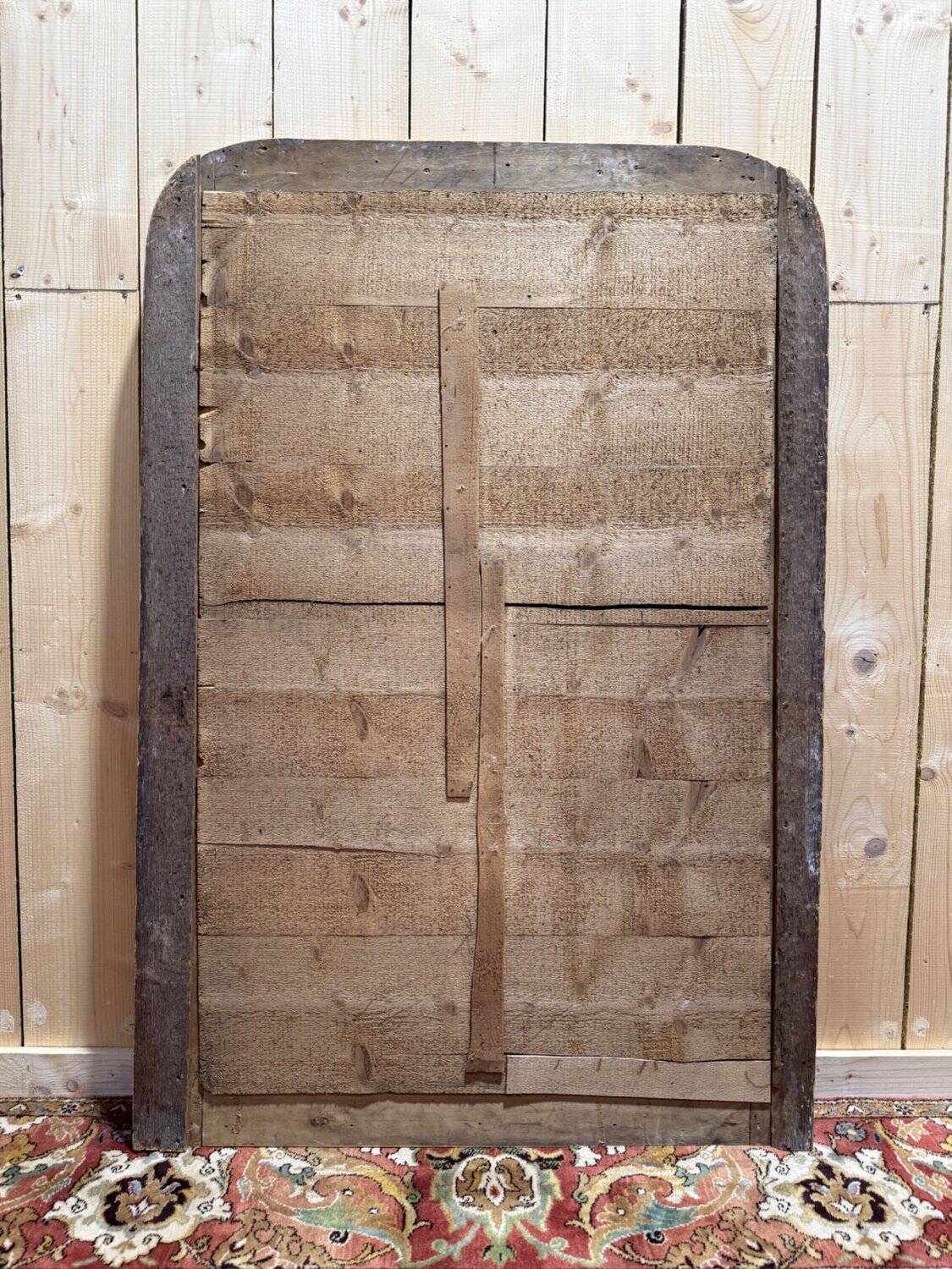 Louis-Philippe period mirror – Wood, stucco, and gold leaf