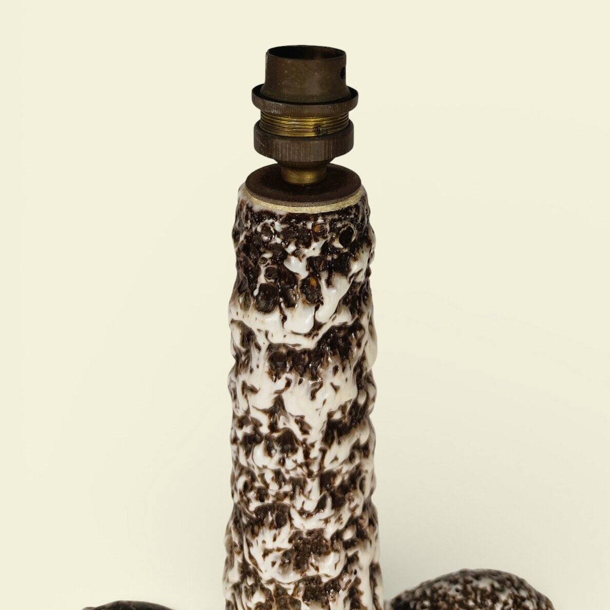 A very large table lamp in "Fatlava," by Marius Giuge, Vallauris, 1960s.