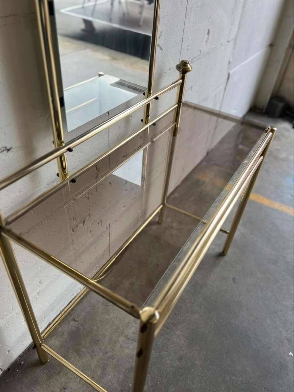 Vanité vintage « dorée » composent des meubles / table console