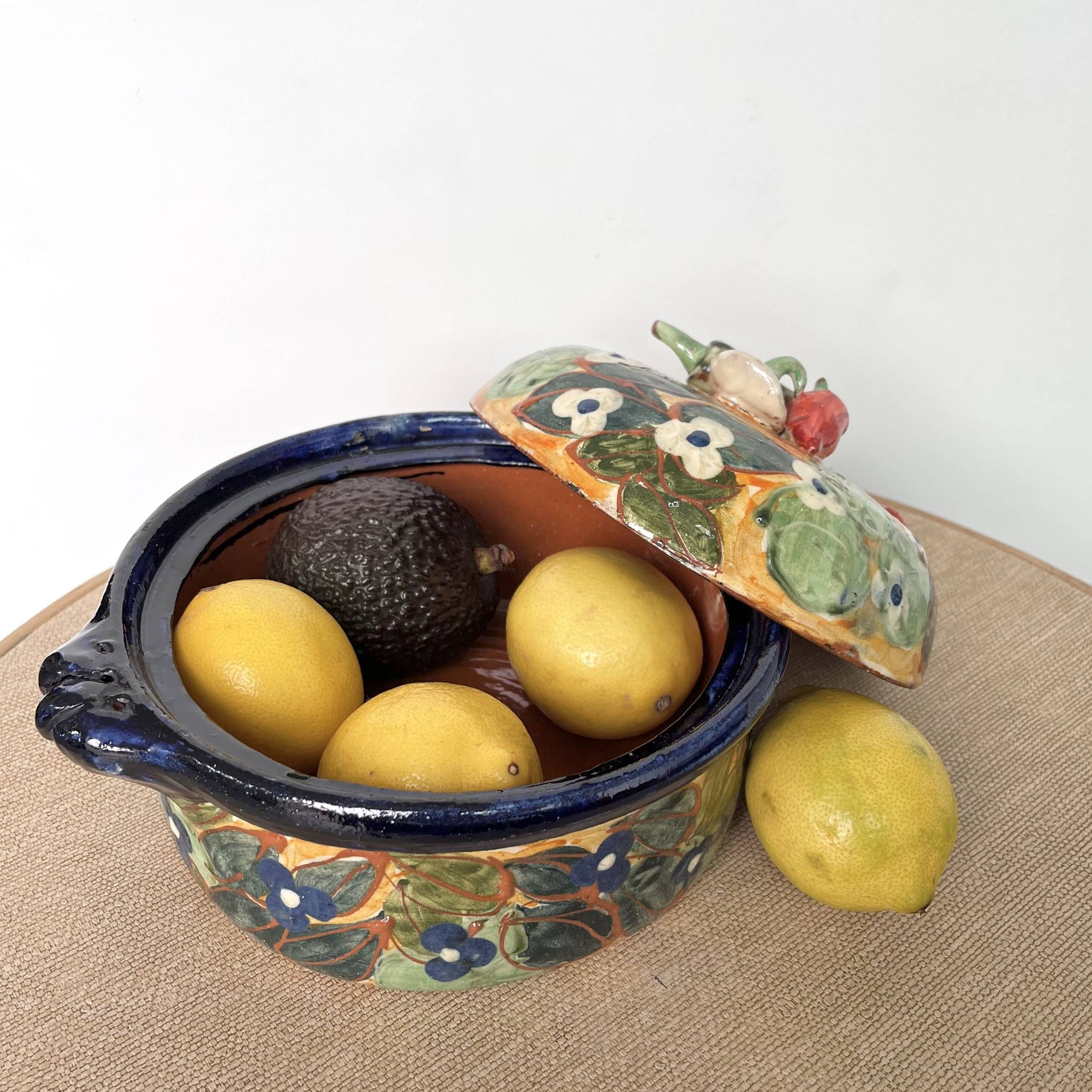 Soupière ancien légumier artisanal
