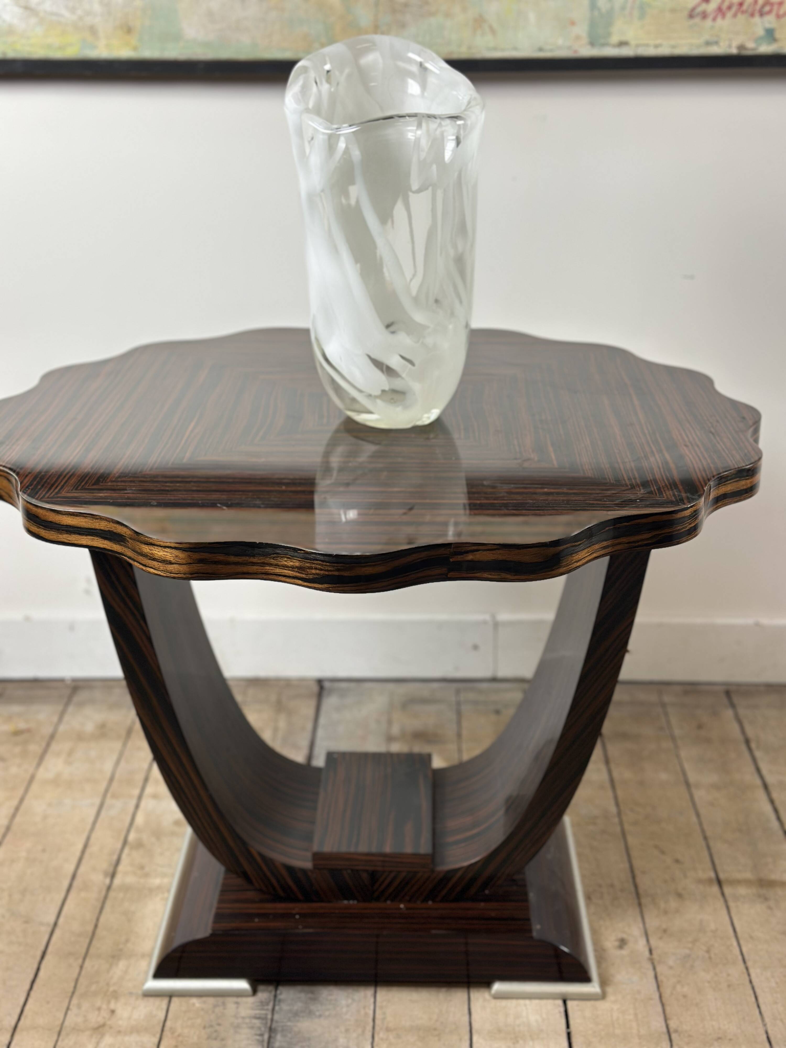 Art Deco period side table in Macassar ebony, 1930