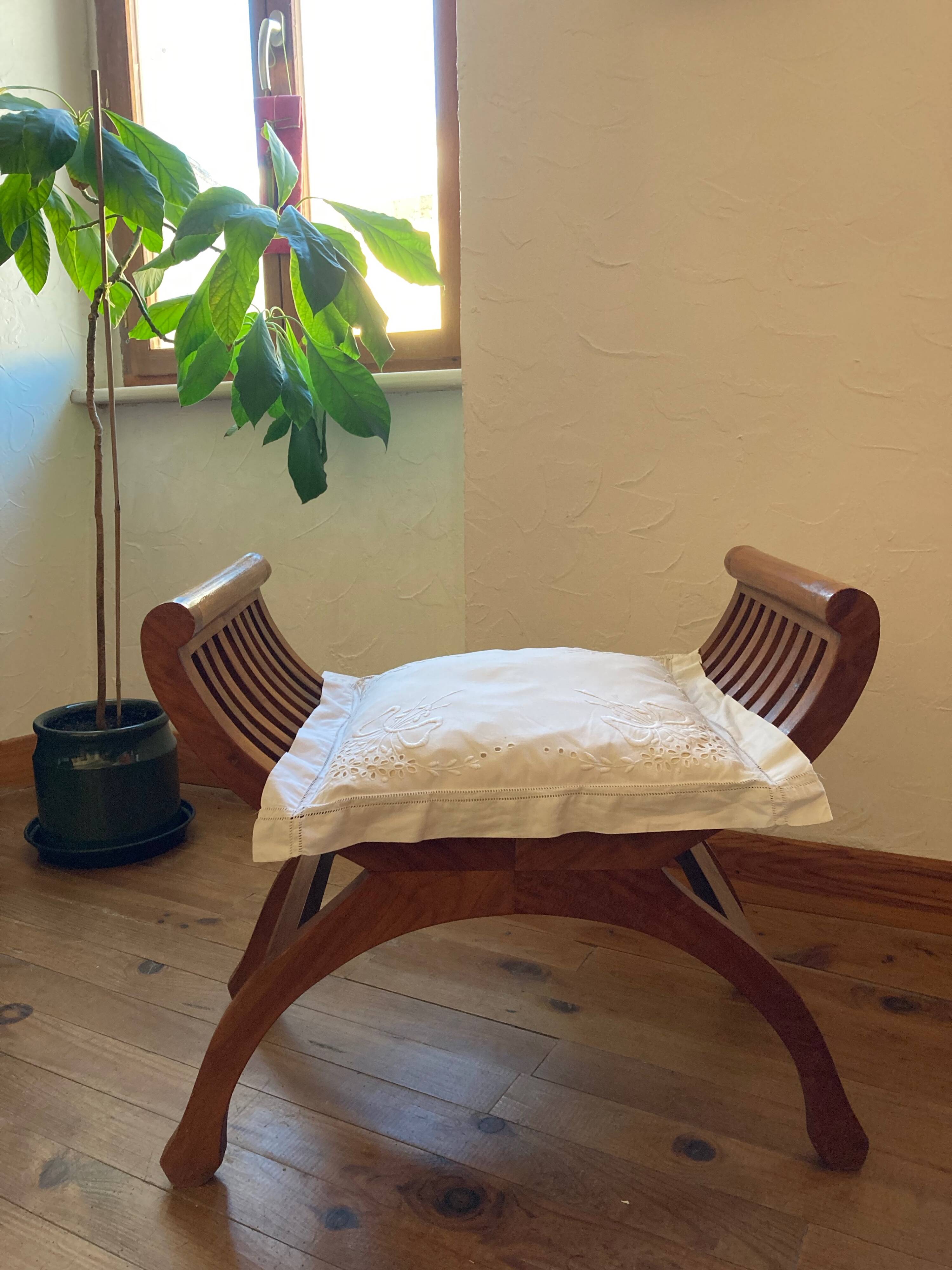 Curule or Dagobert teak seat