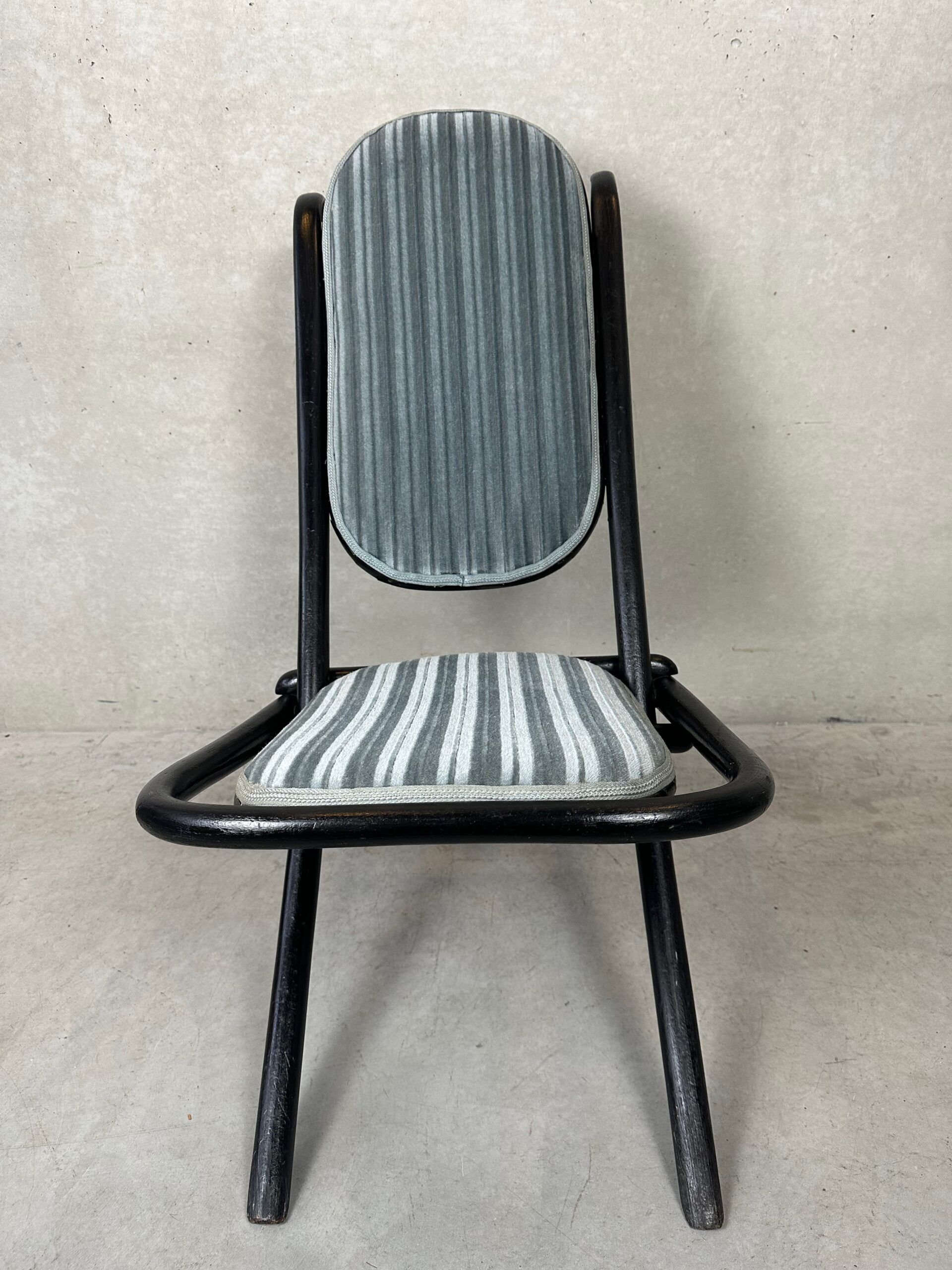 Antique Thonet folding chair – Kaminsessel