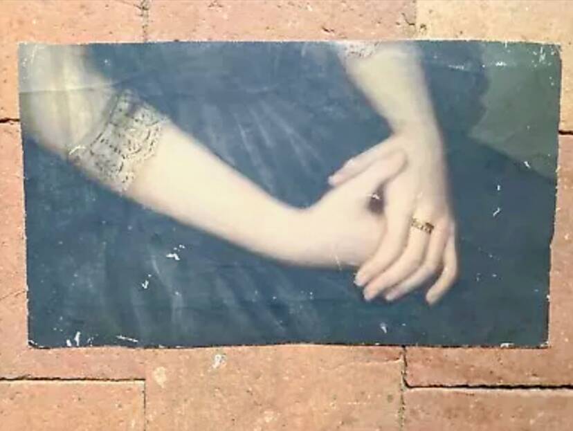 Tableau ancien peinture à l’huile les mains