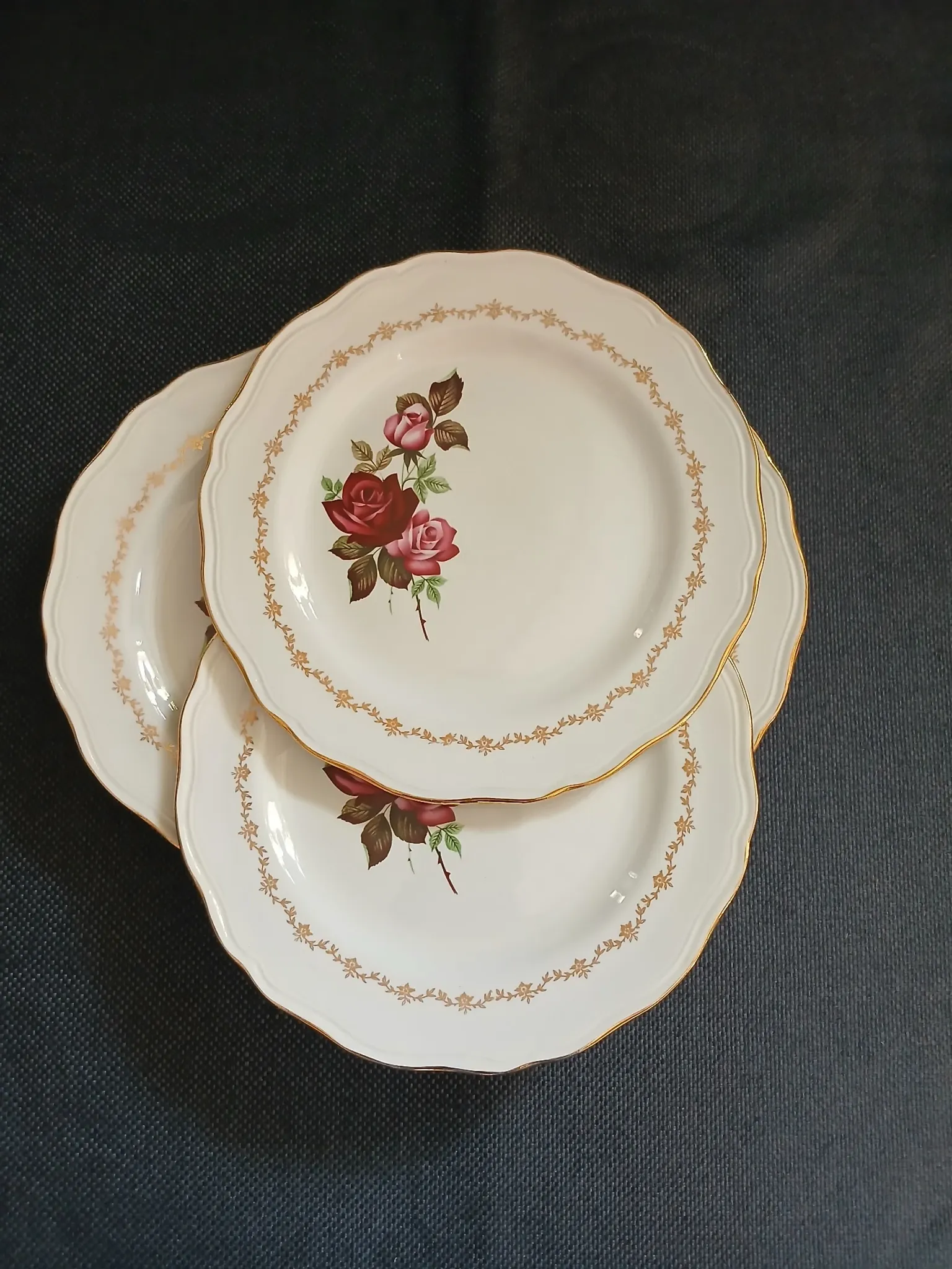 6 antique flat plates in porcelain