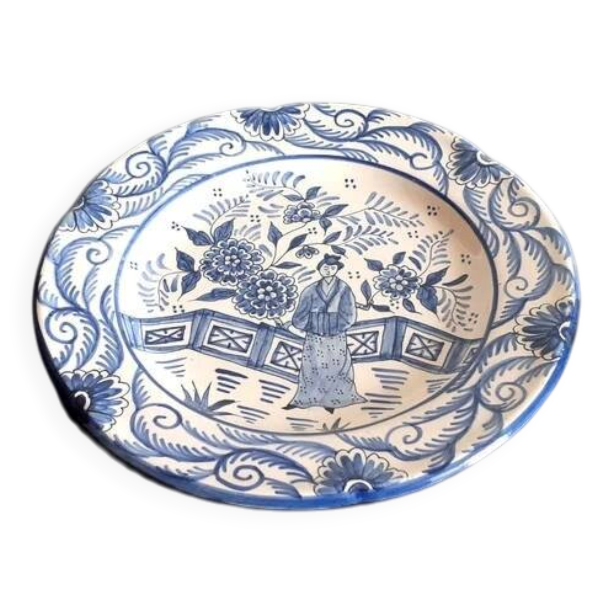 Antique plate 23.5 cm with Japonese decoration.