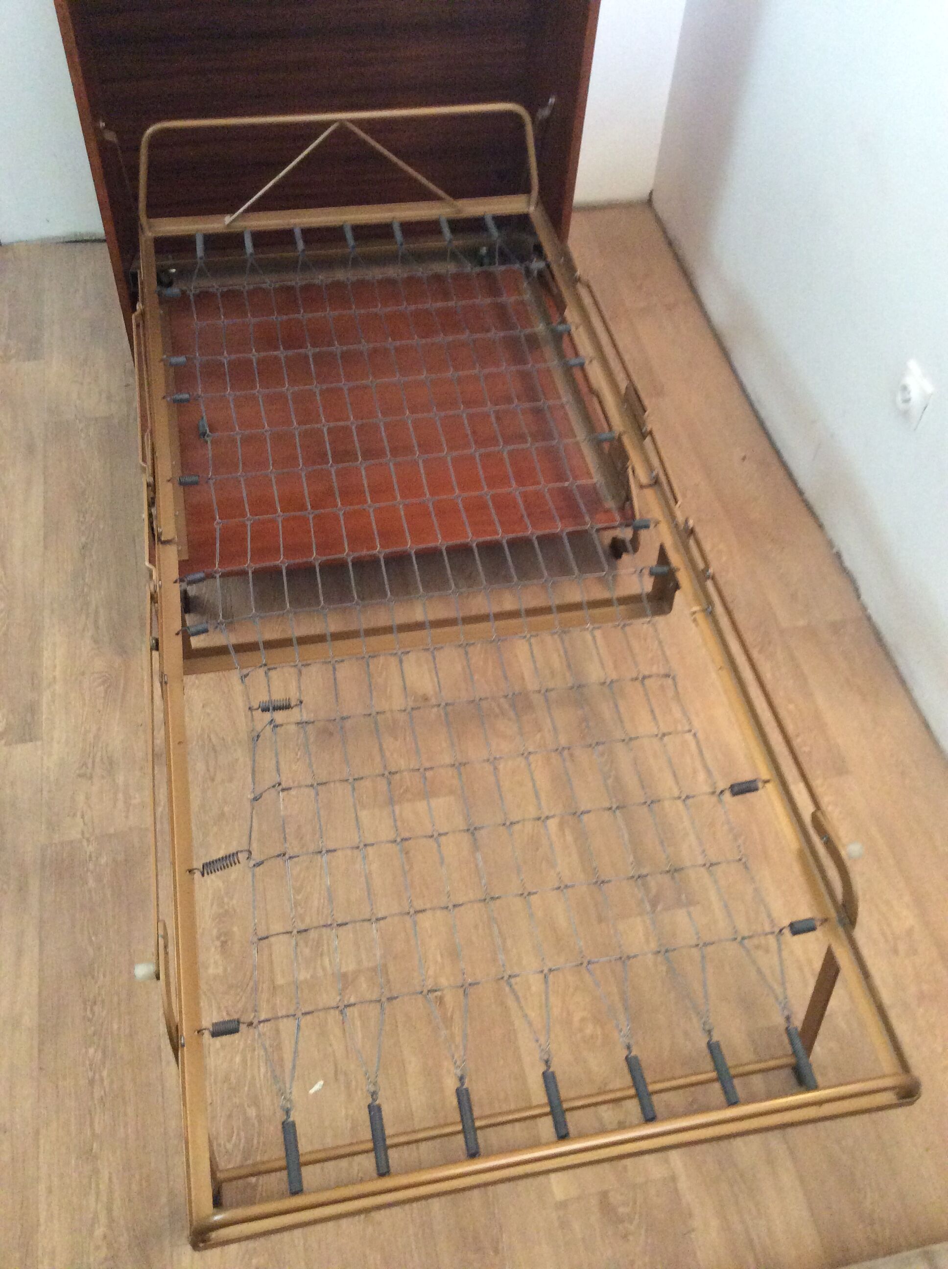 Vintage 70s retractable bed deposed SGDG
