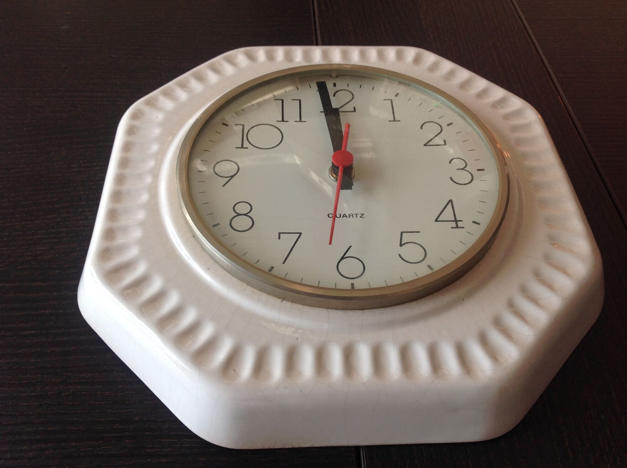 Octagonal clock in white ceramic, vintage 60s-70s