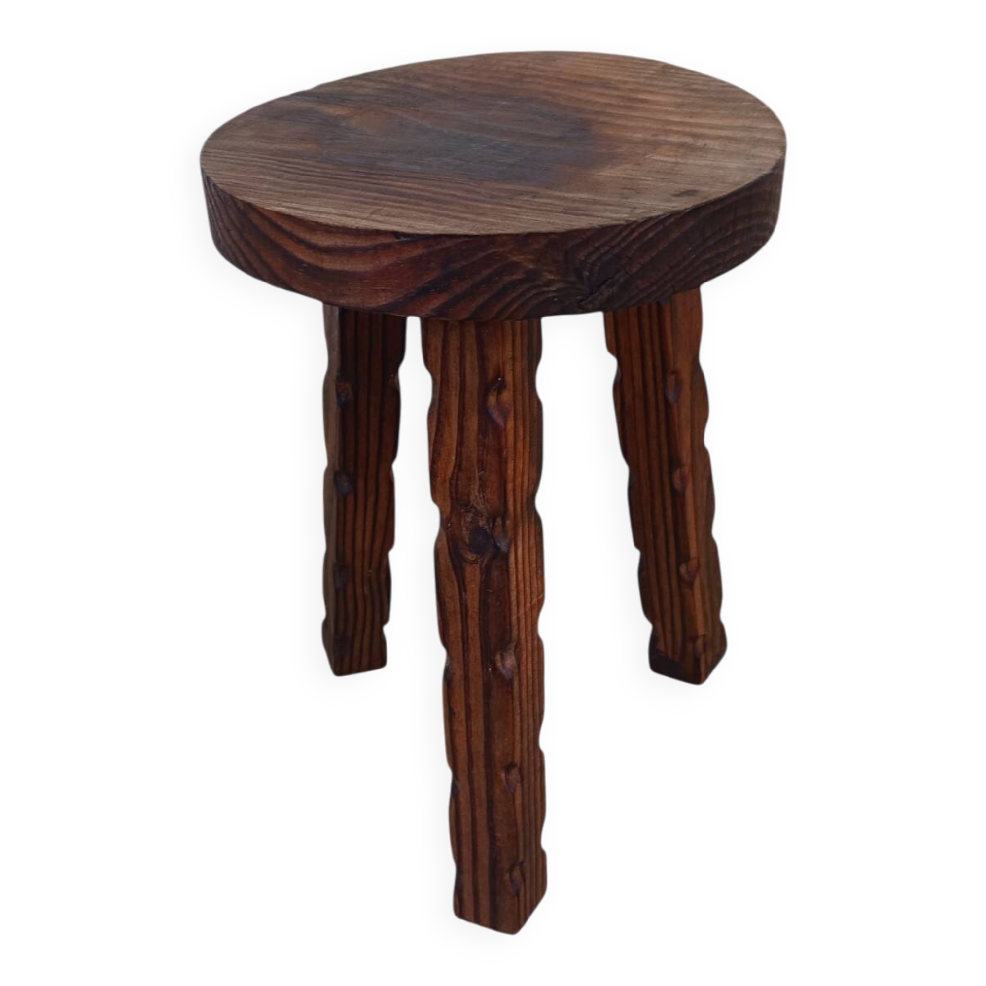 Tabouret tripode brutaliste sculpté -- Bois massif – Années 60