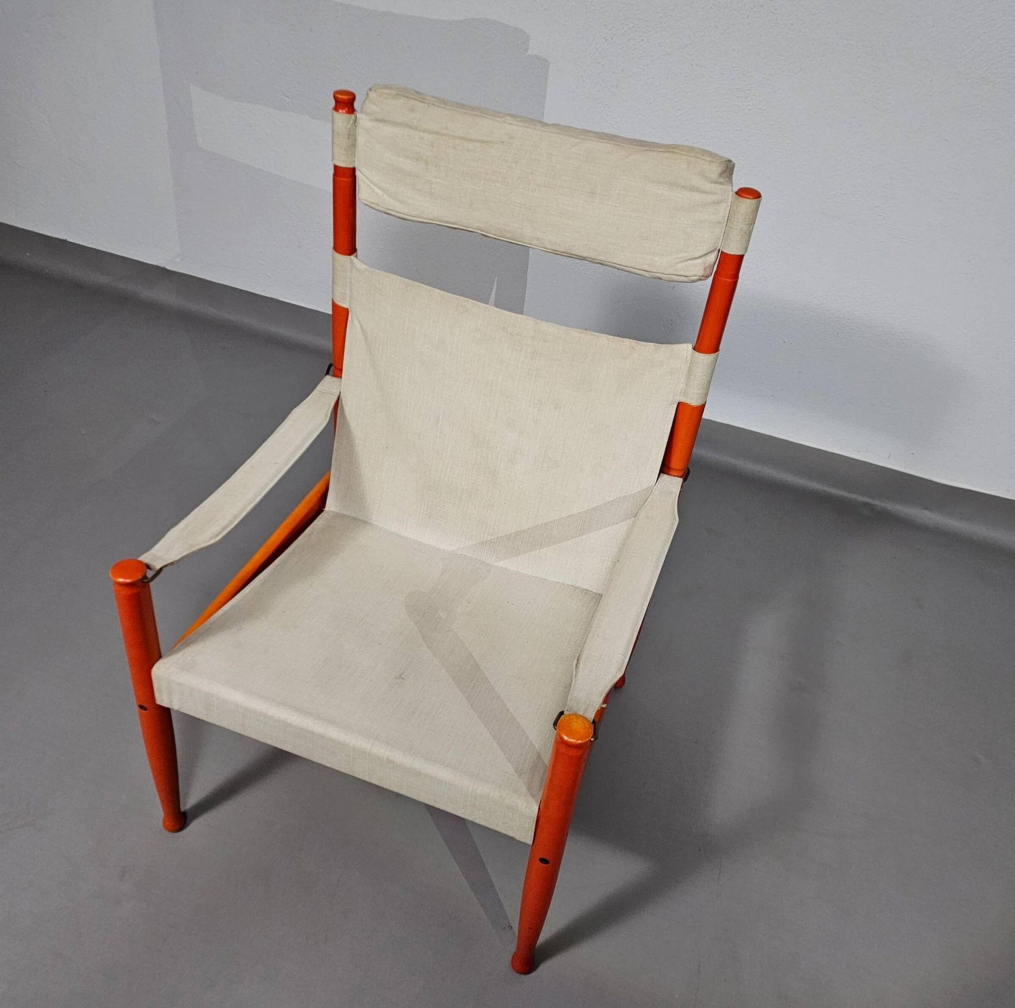 Safari lounge chair, model 30, designed by Erik Worts and manufactured by Niels Eilersen, Denmark 1960.