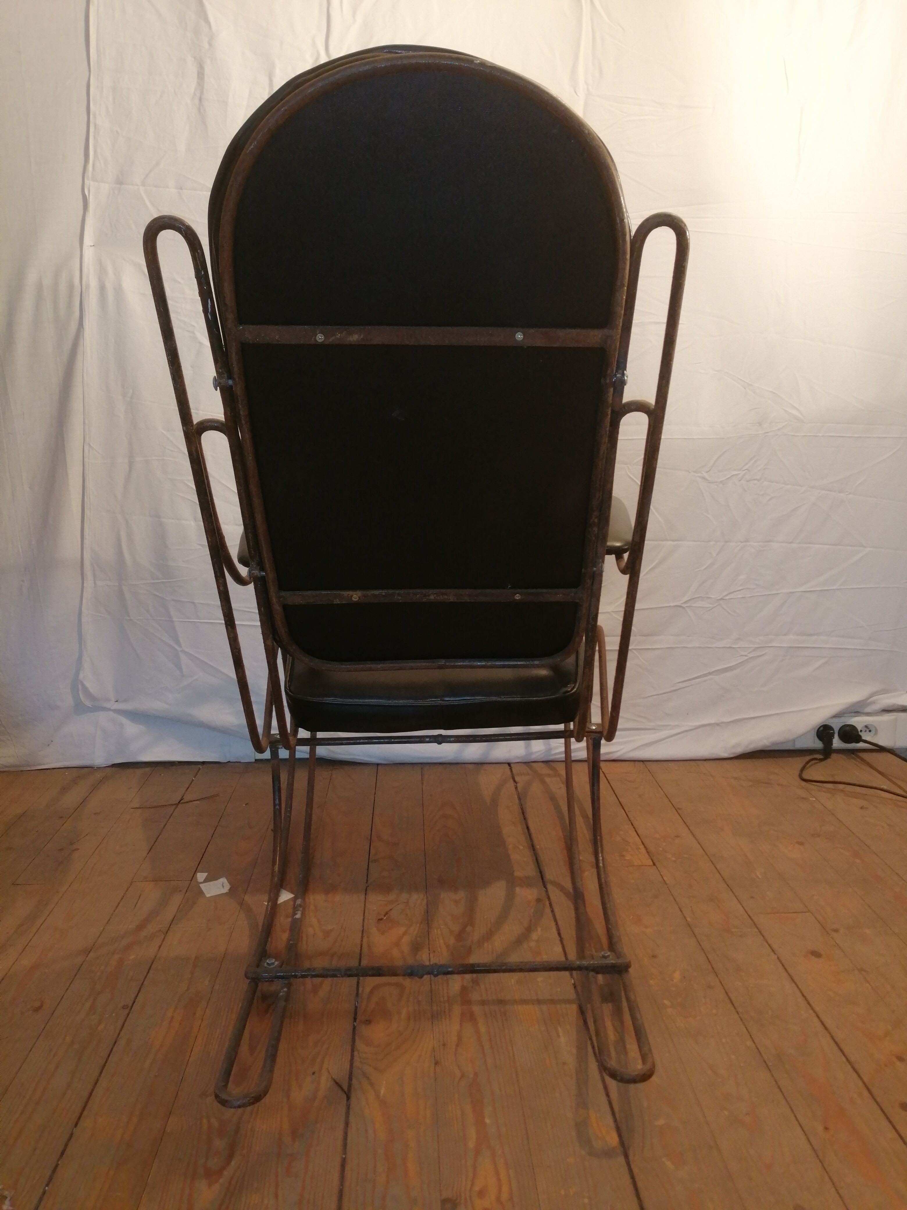 Rocking vintage metal