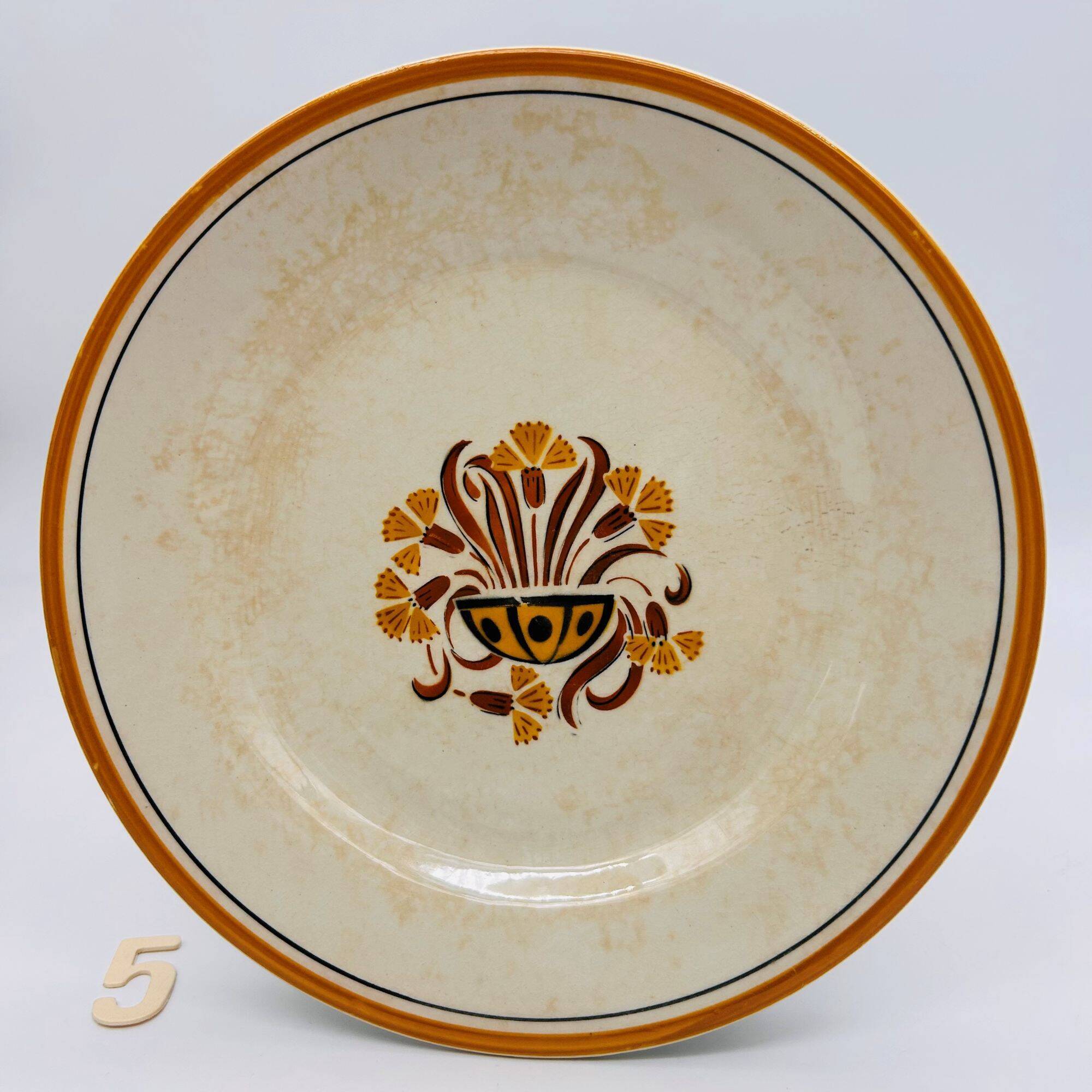 6 Flat Plates, Creil and Montereau – Eyelet model.