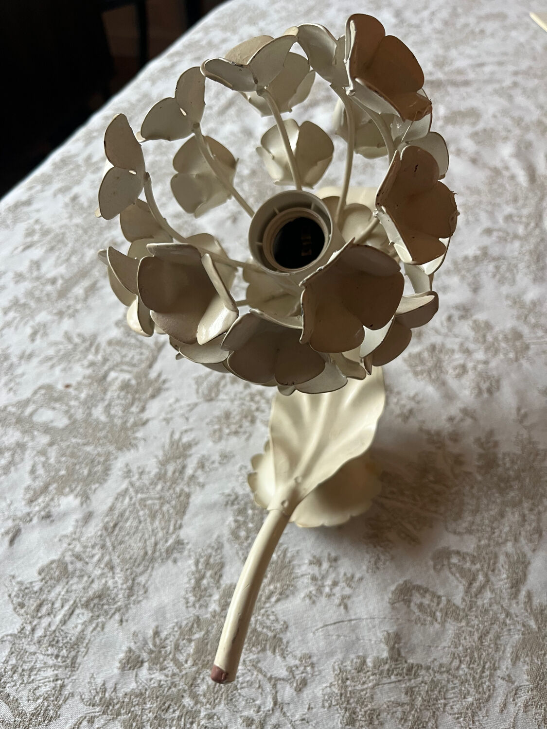 Ecru metal flower wall sconce