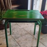Bureau d'écolier des années 1960 sur peinture verte d'origine