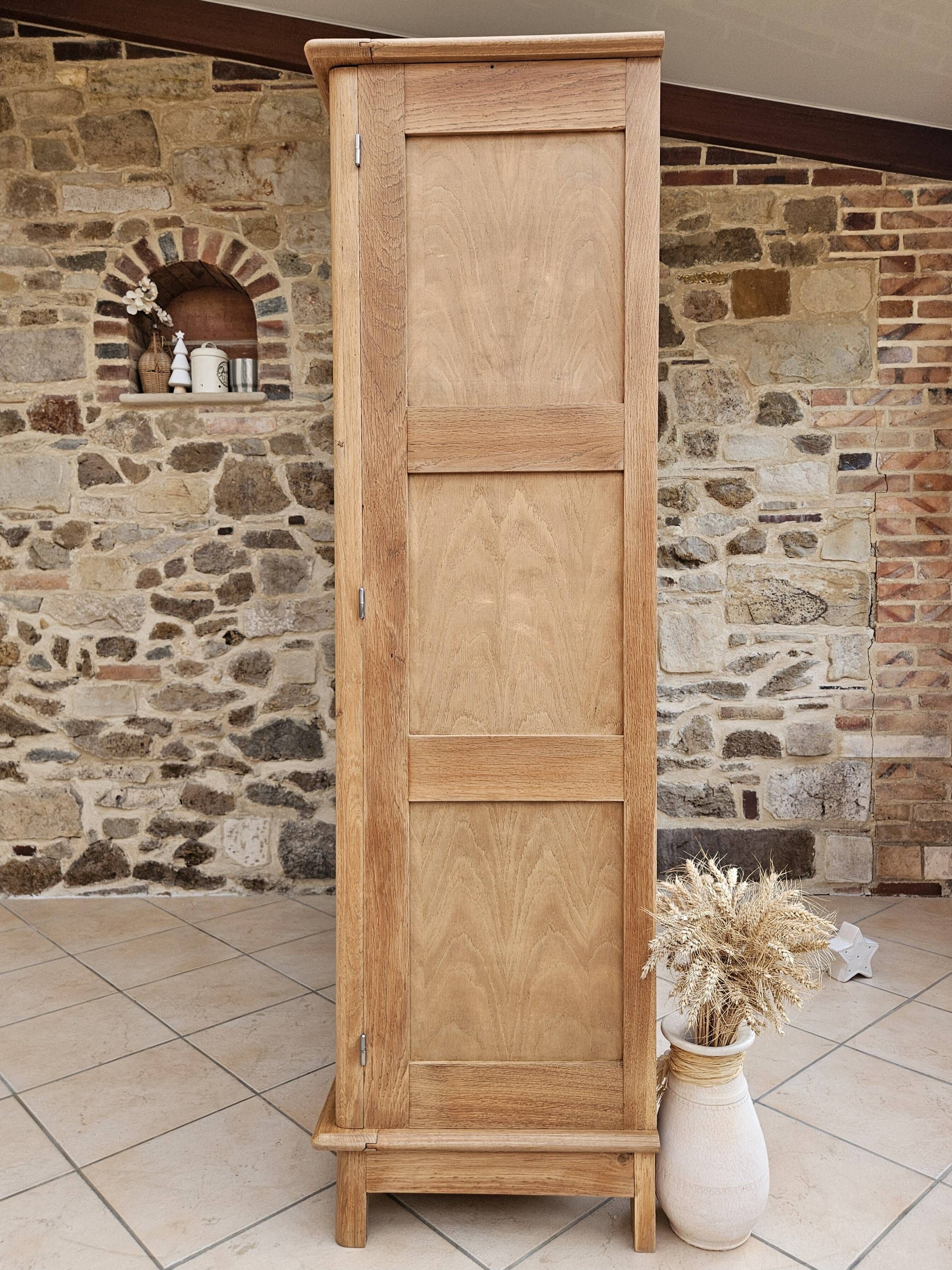 Armoire vintage