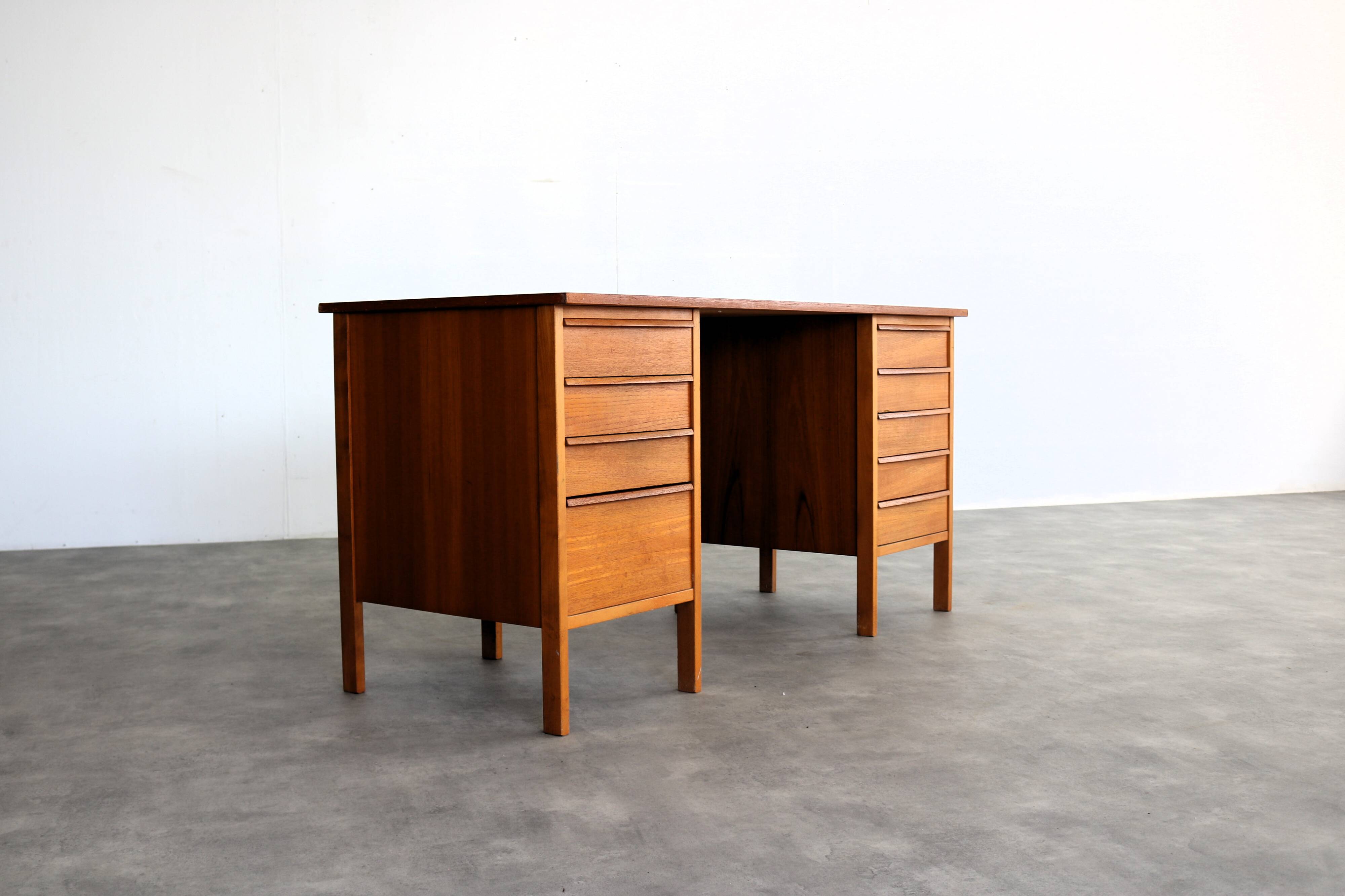 vintage desk | 60s | Swedish  period | 60's design