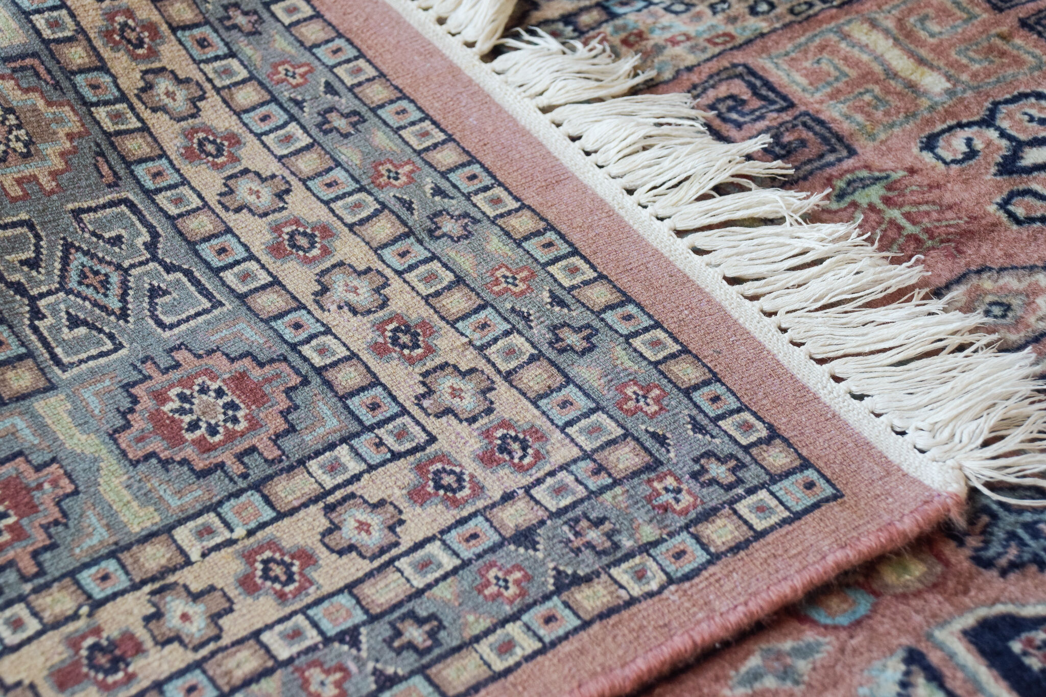 Handmade Rug from Pakistan