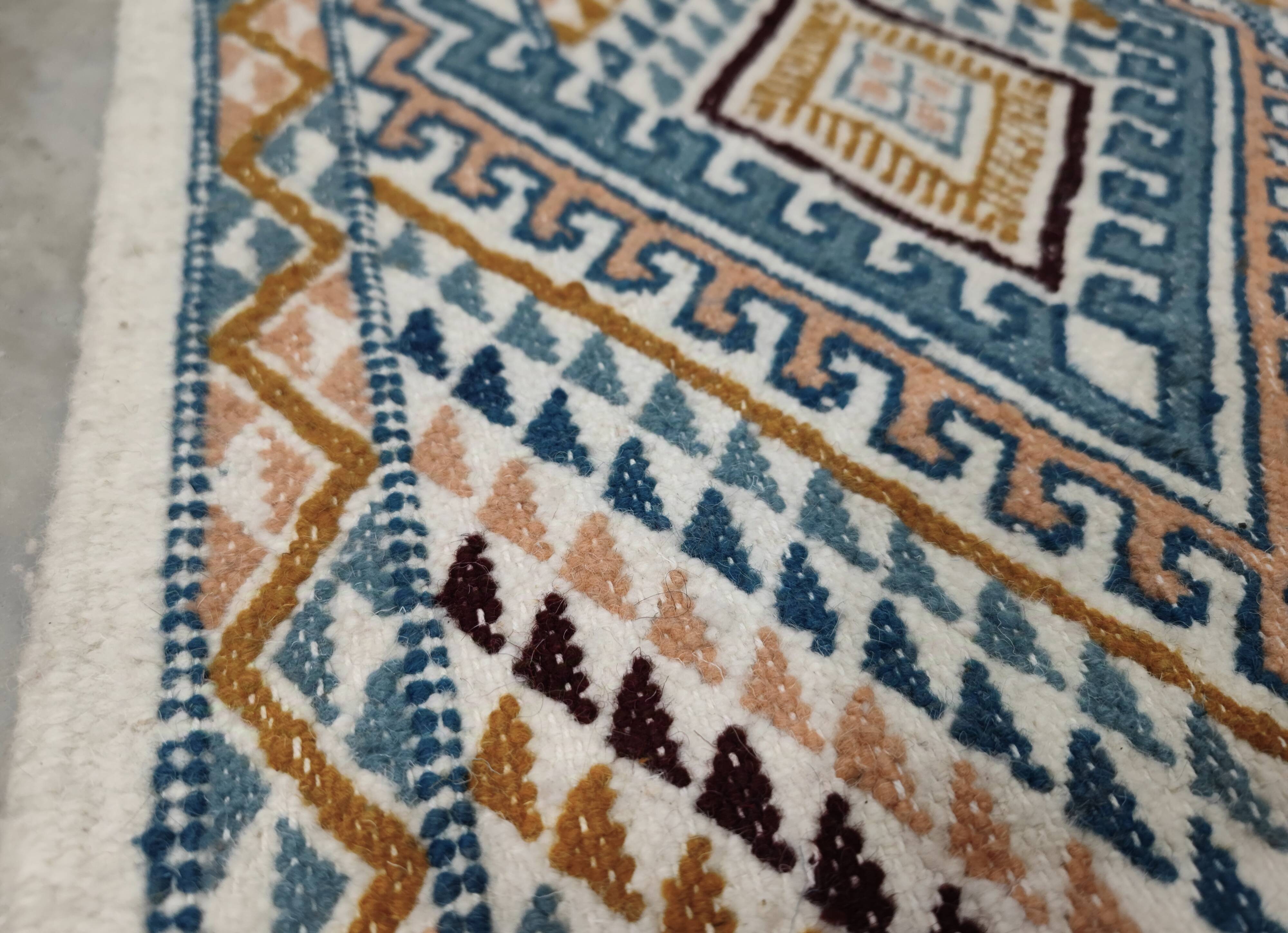 Handmade margoum rug in natural wool