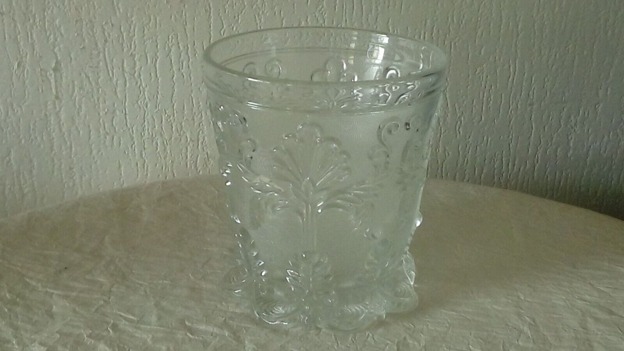 Cut crystal violet vase from the Charles X period, 19th century.