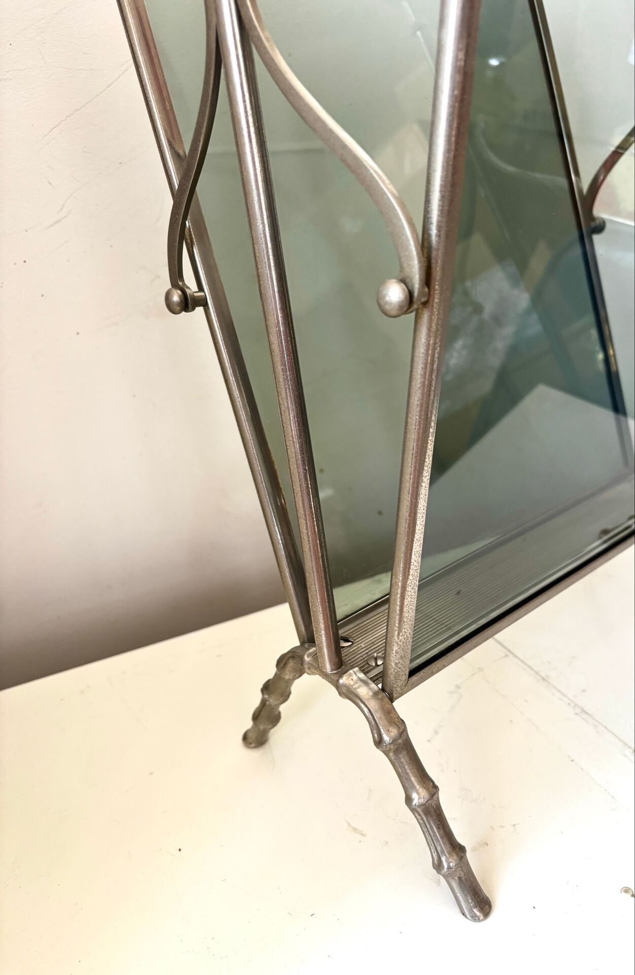 Porte revues en verre Maison Baguès