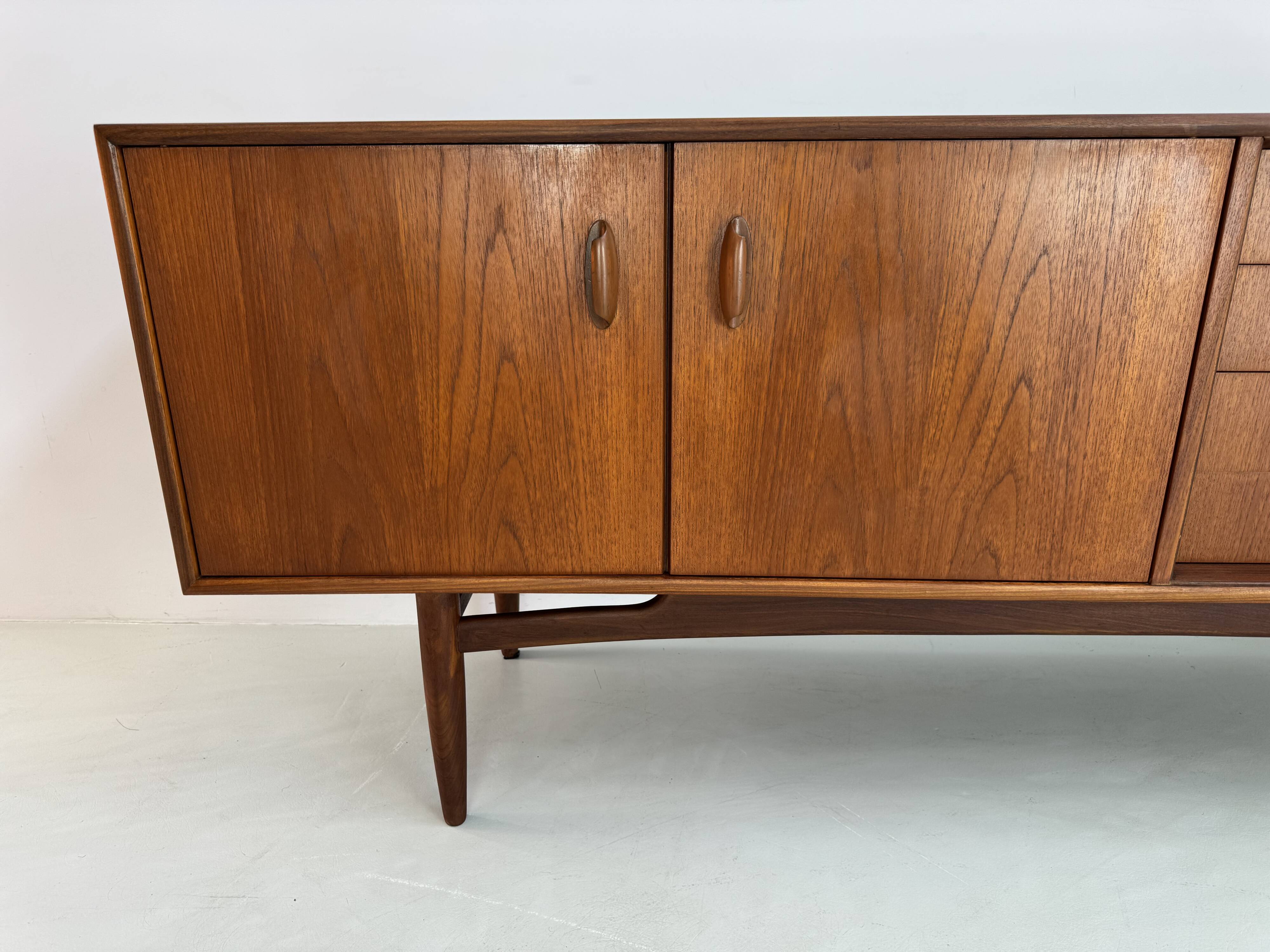 Buffet vintage G-Plan des années 1960