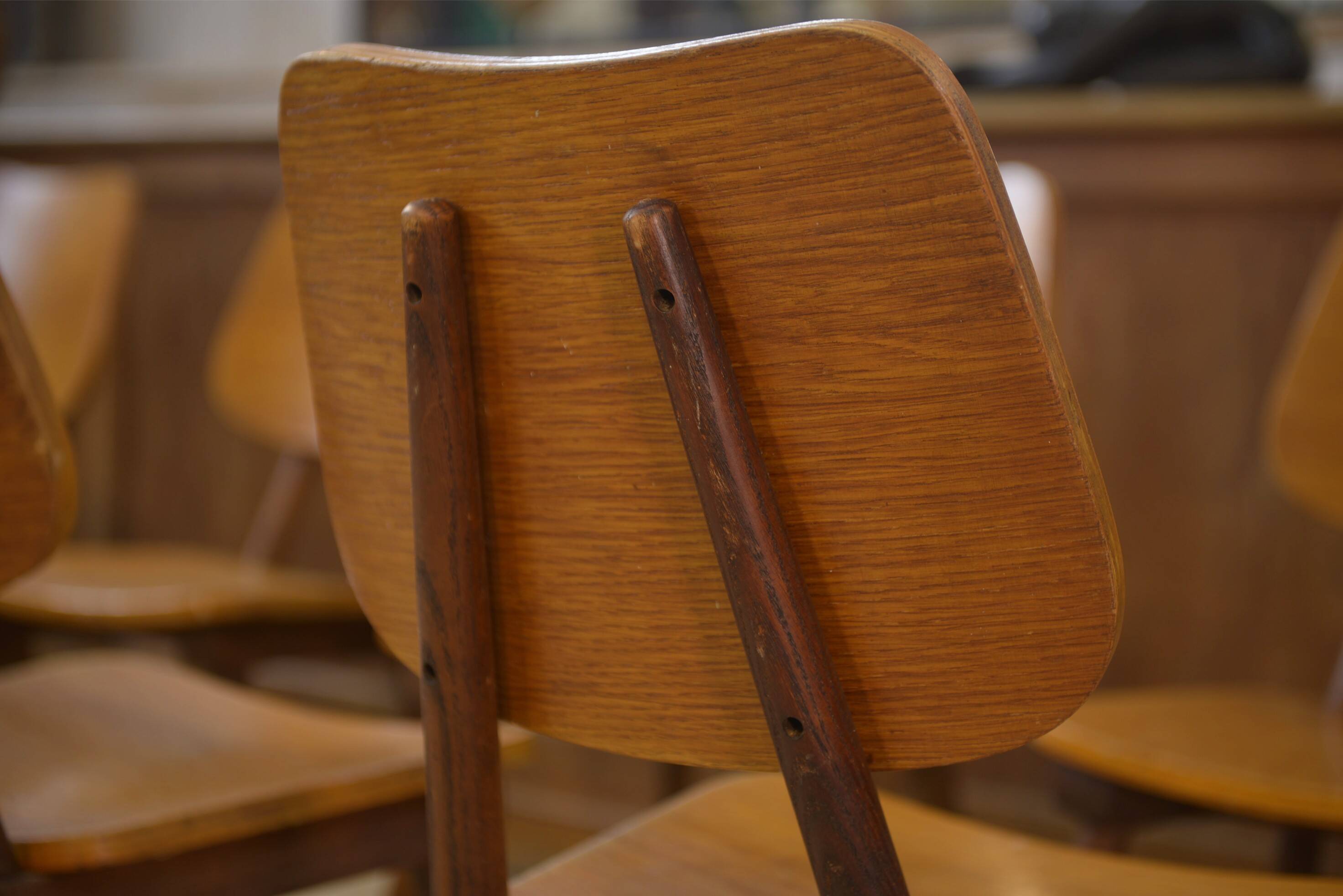 Set of 10 oak chairs from the 1960s.
