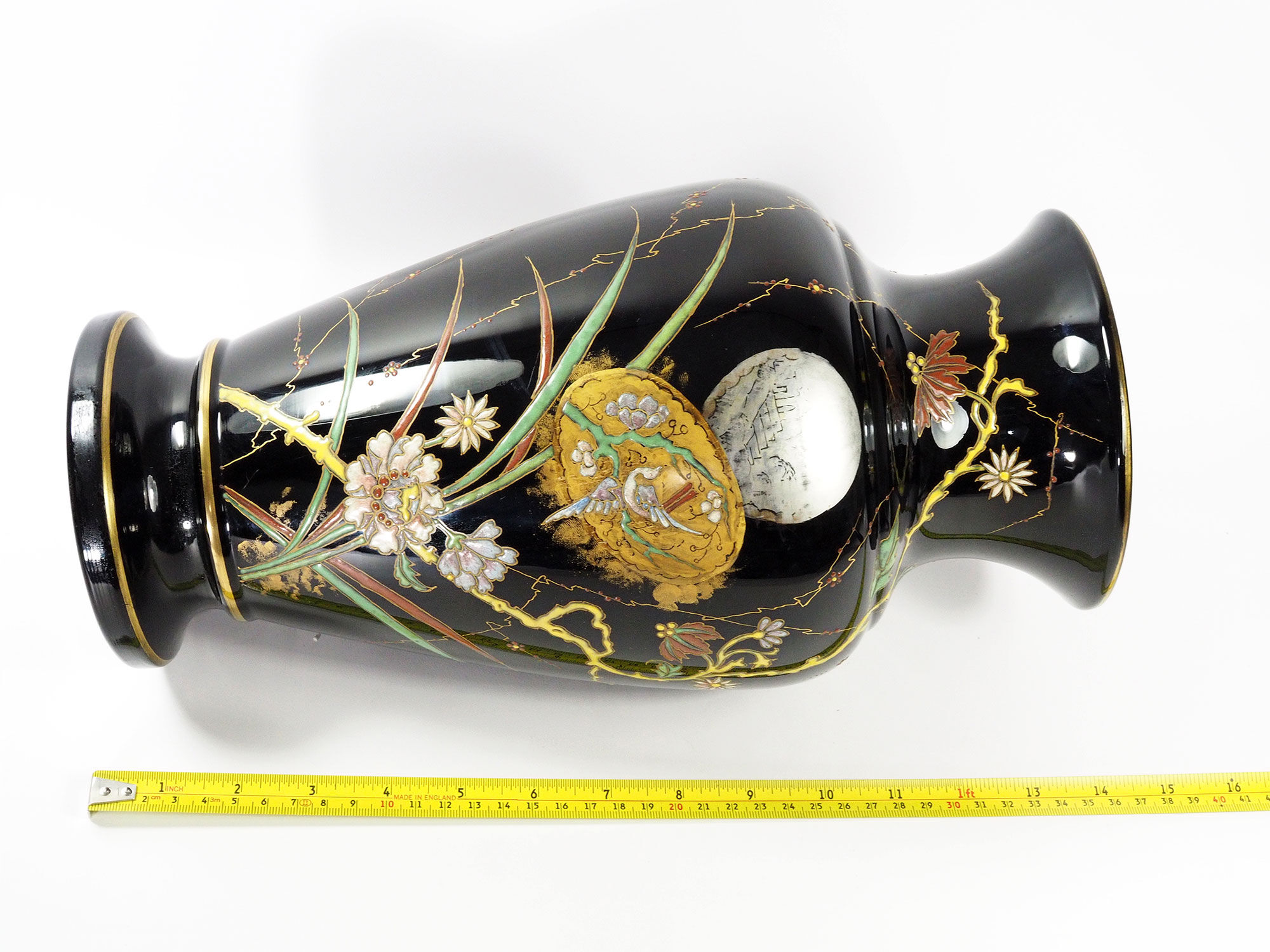 Art Nouveau vase in gold and silver enamelled glass hand painted