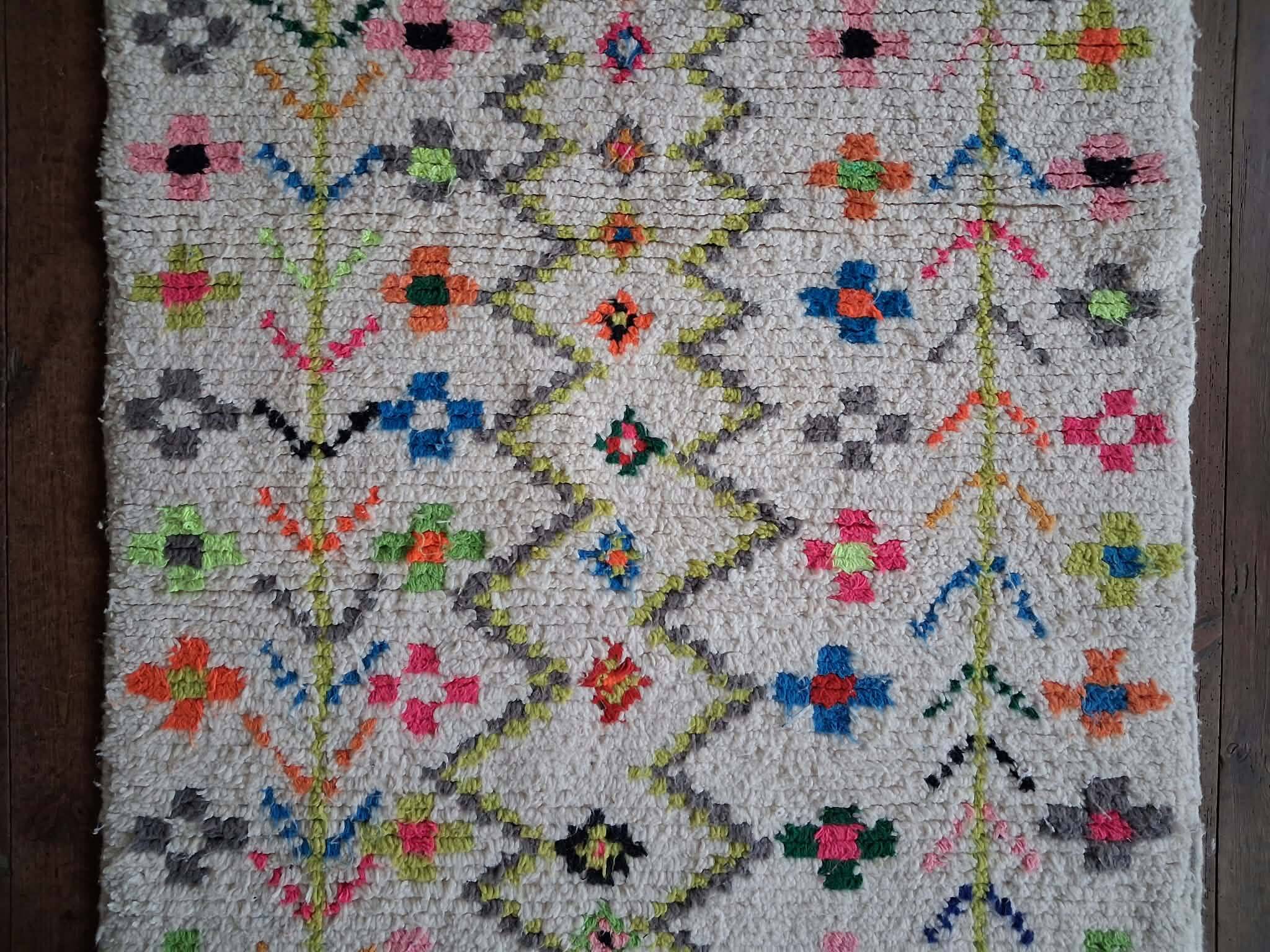 Tapis berbère beni Ouarain fait main 144x102cm