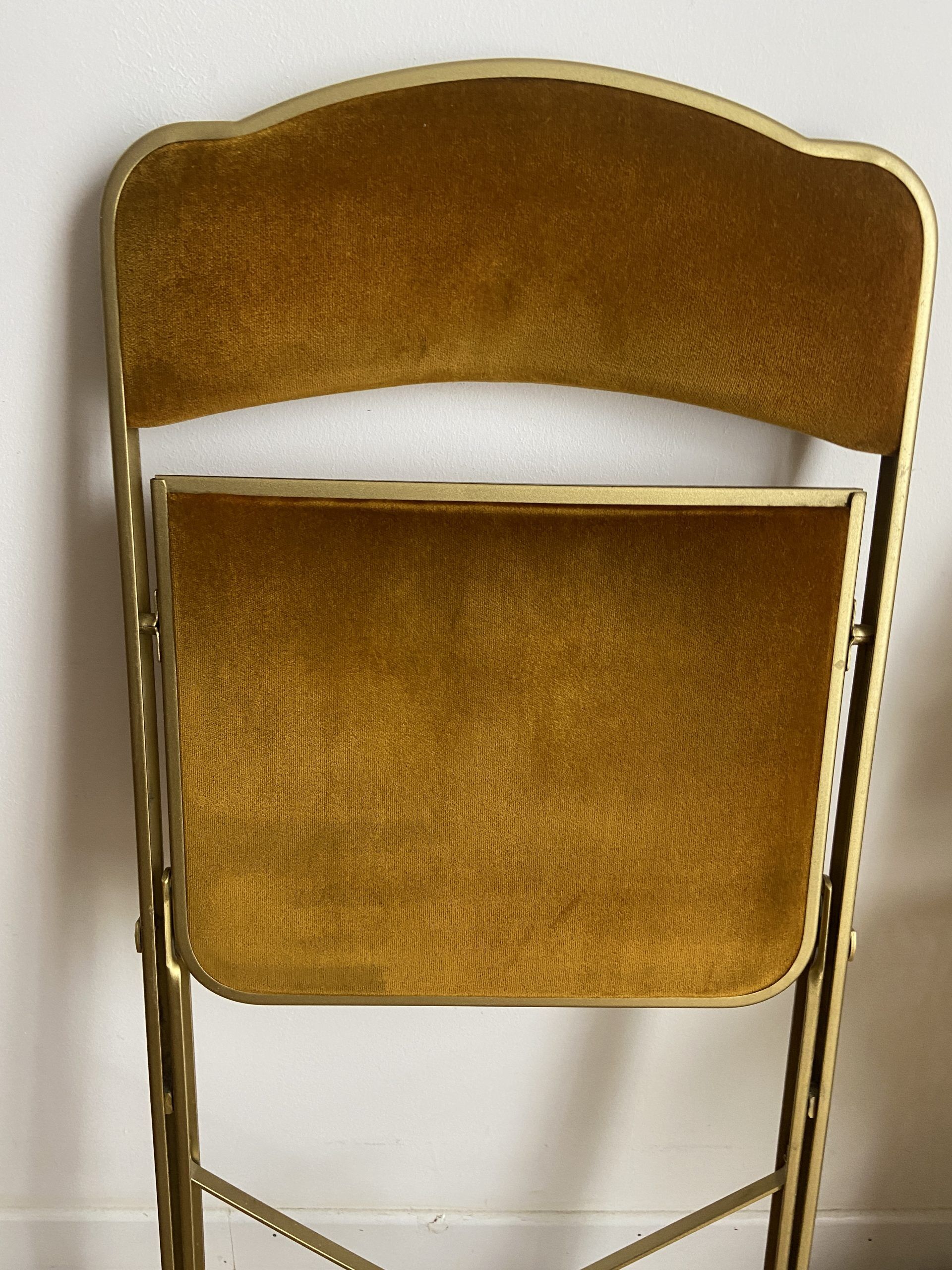 Vintage chaisor folding chair in gold yellow velvet