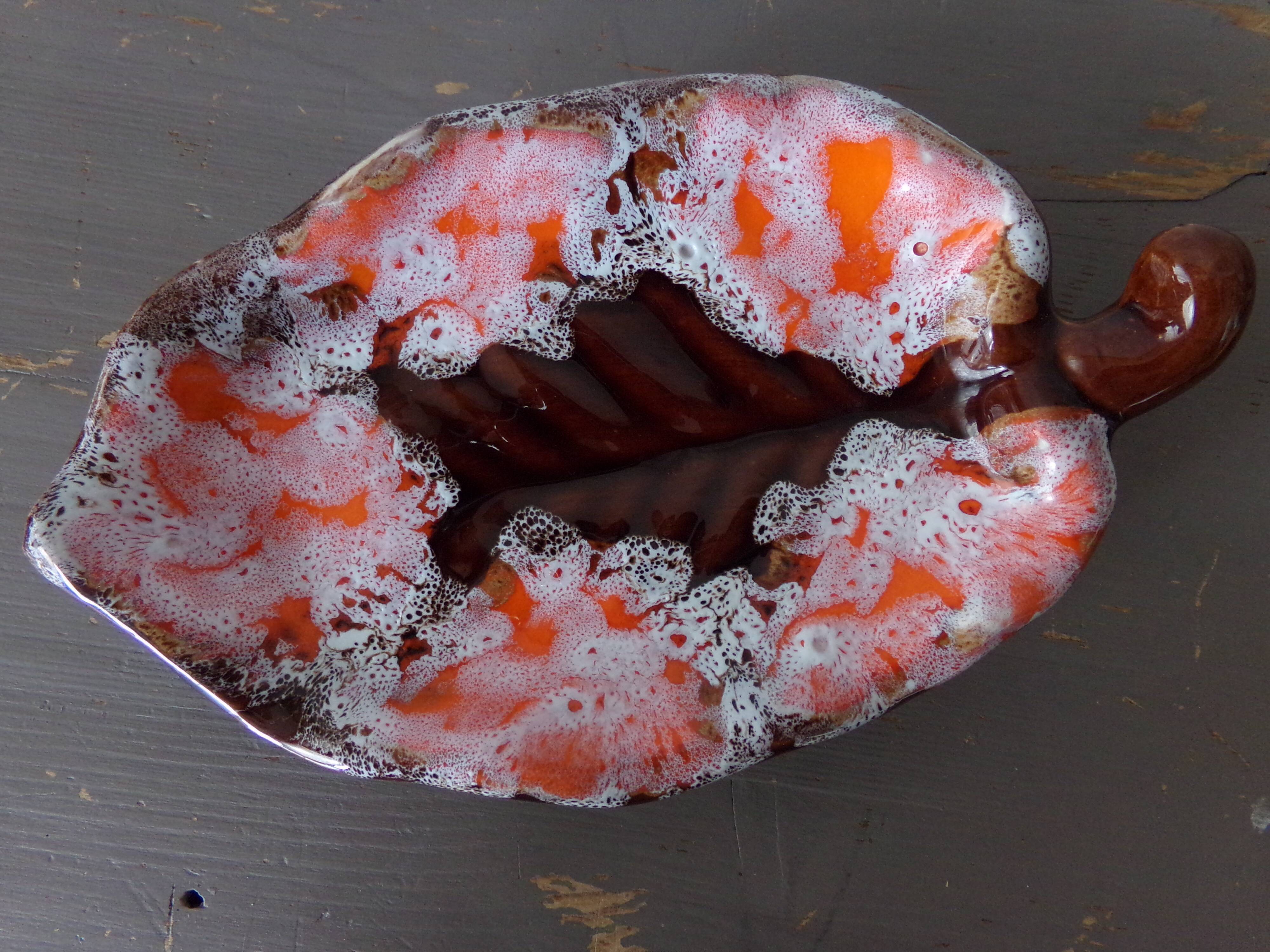 Vallauris leaf-shaped cup