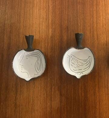 Pans or pocket emptiers by Jacques Innocenti