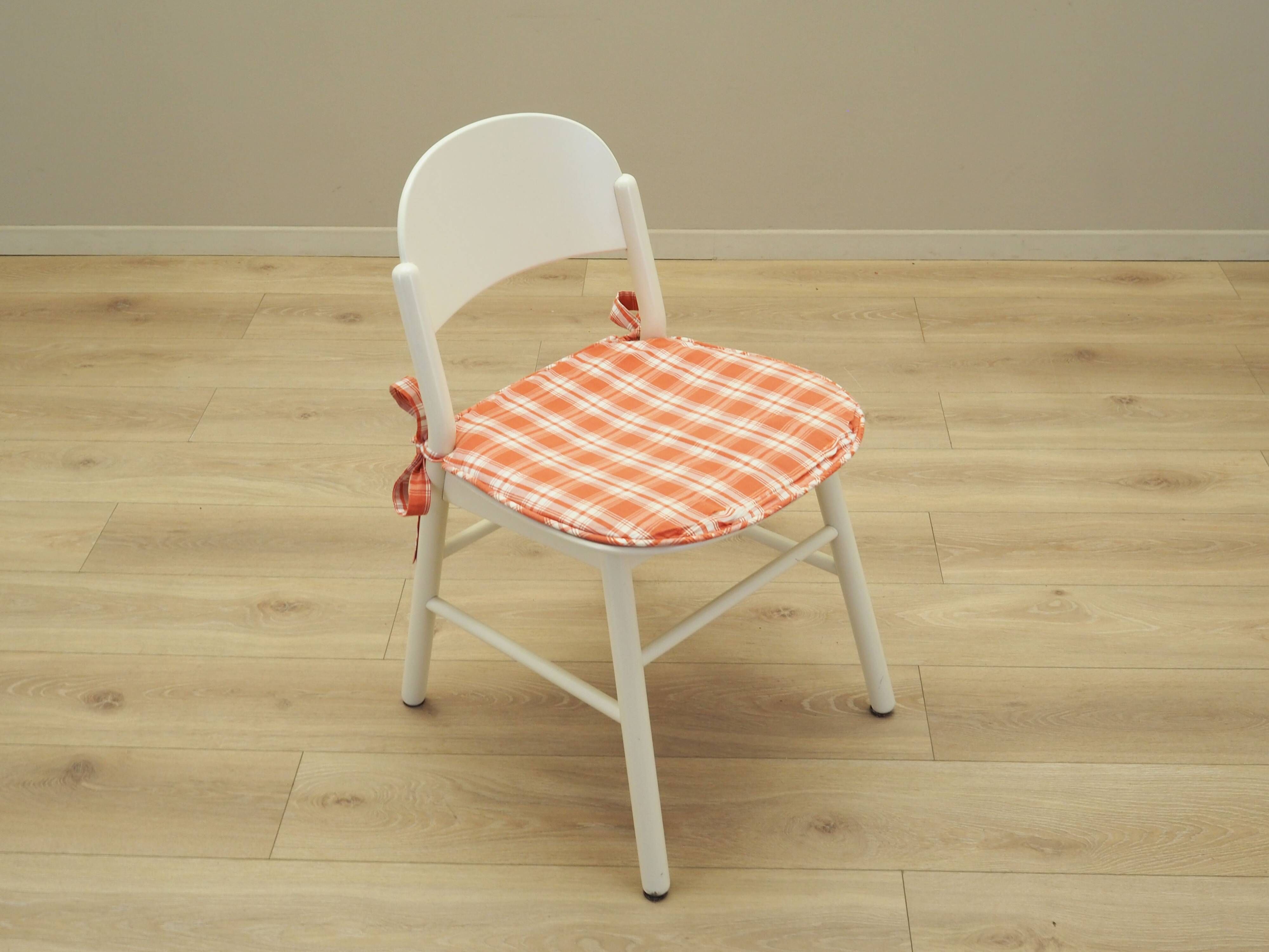 Ensemble de quatre chaises en hêtre, design italien, années 1970, production : Italie