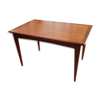 Table scandinave extensible