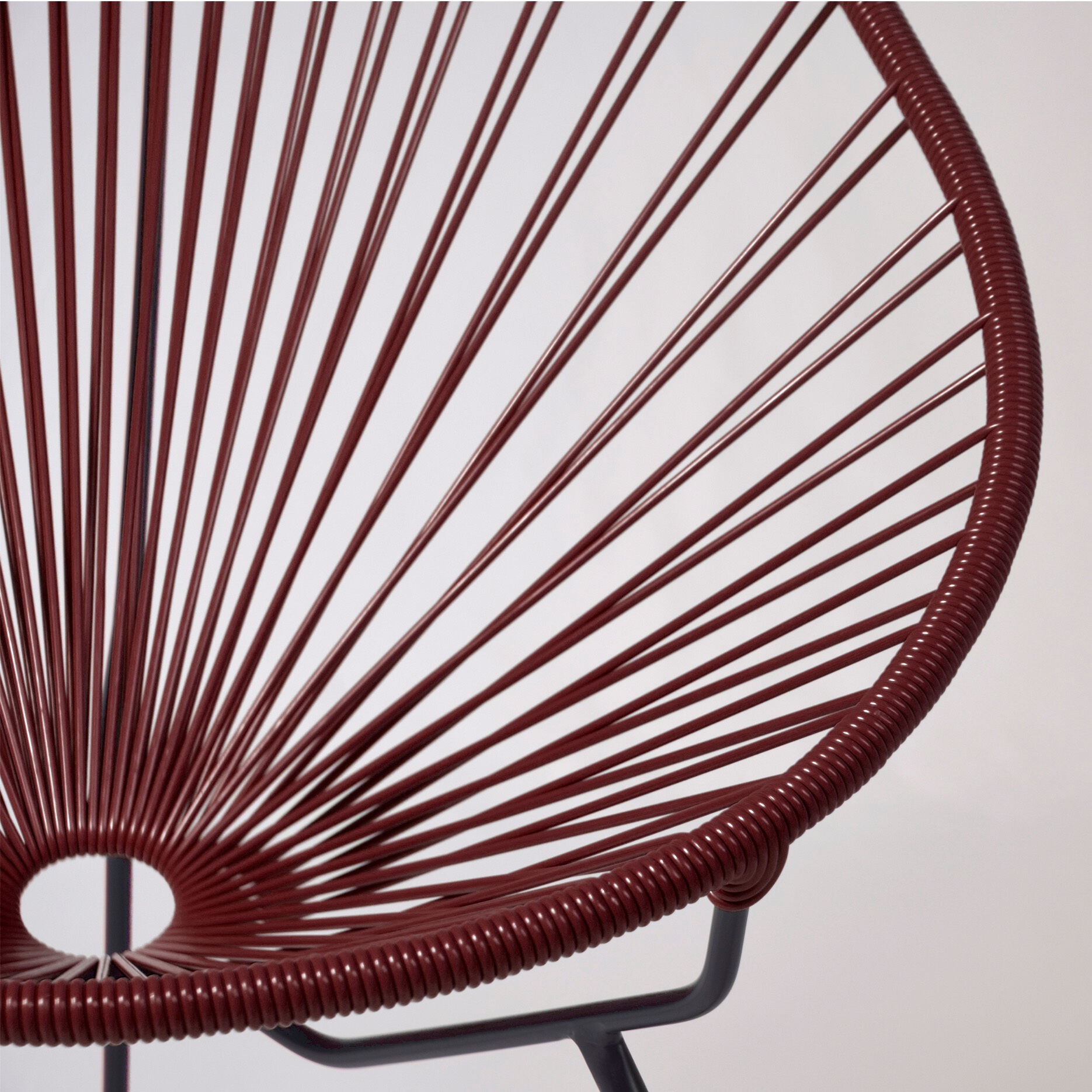 Acapulco bordeaux armchair