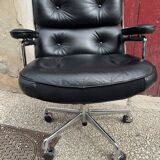 Charles Eames Vitra ES104 leather office chair