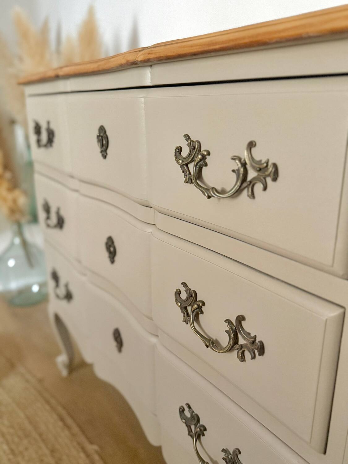 Antique chest of drawers