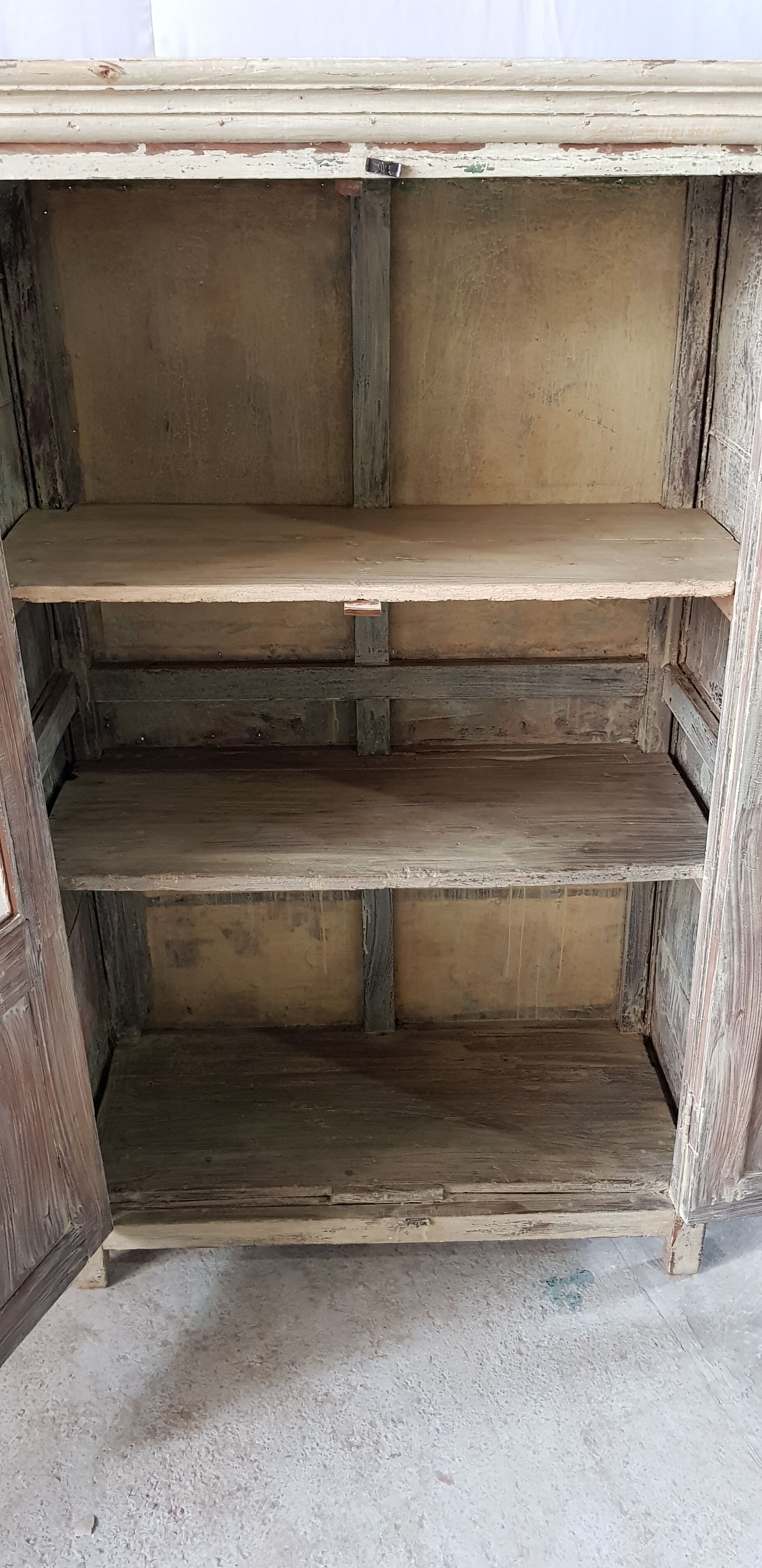 Former teak showcase