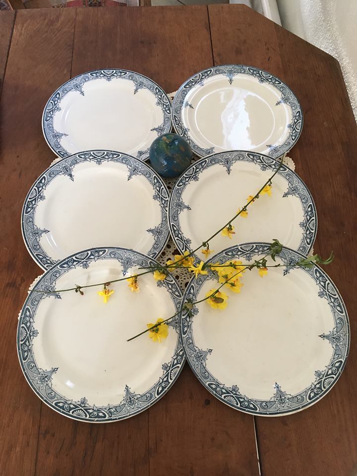 Together six dinner plates St Amand & Hamage Atlantic collection.