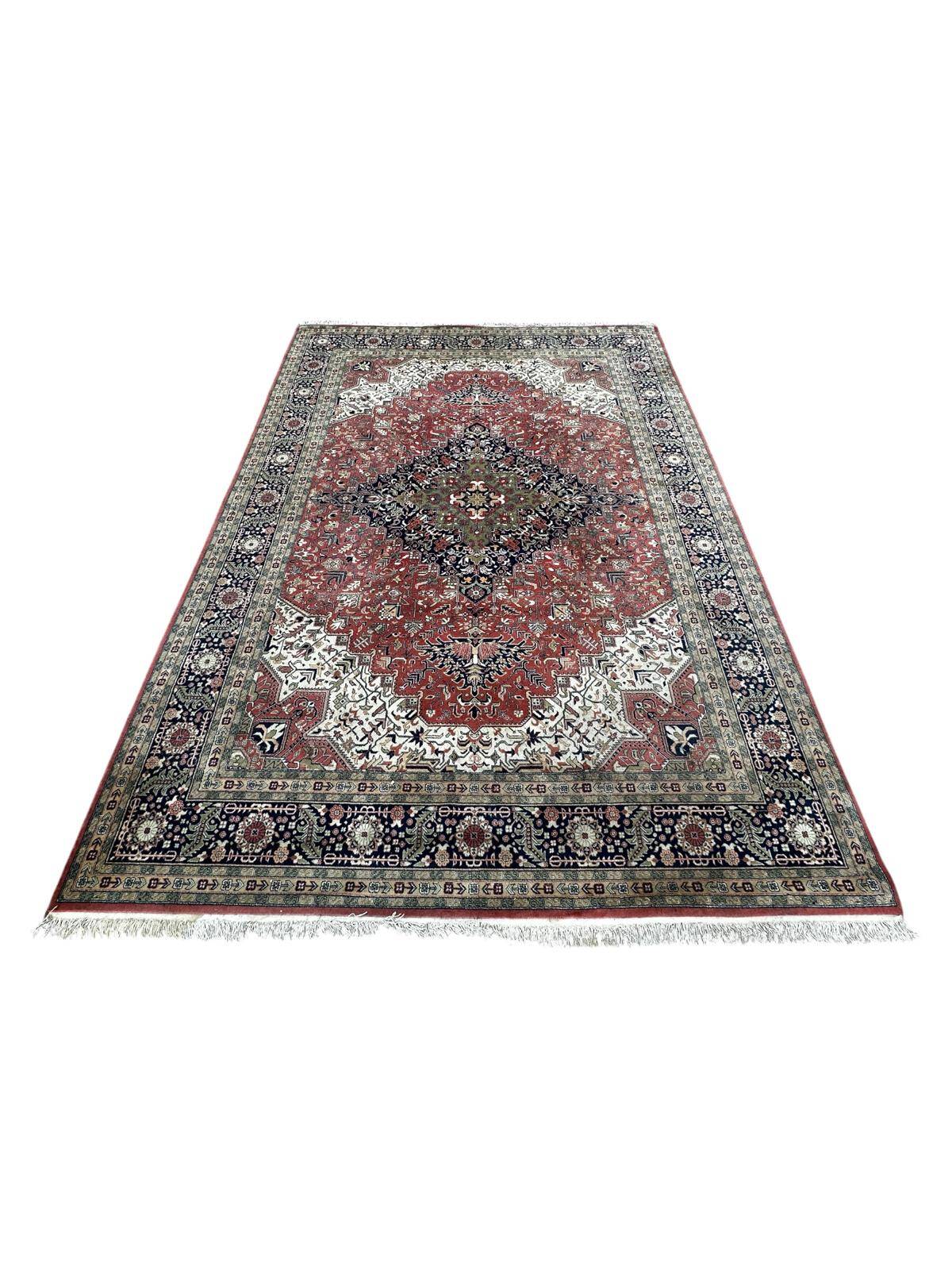 Large oriental rug 360cm x 250cm