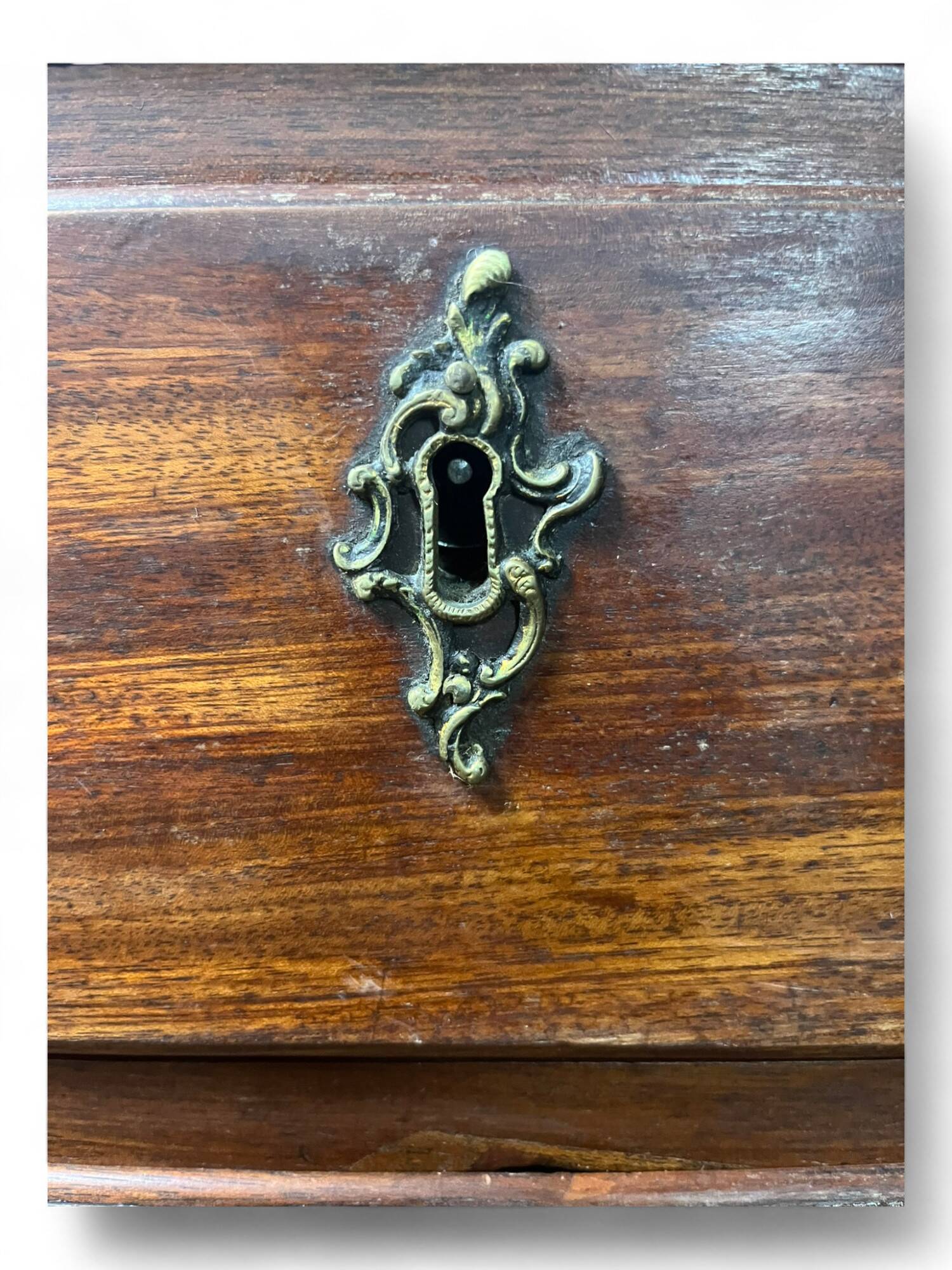 English mahogany sloping chest of drawers - England 18th - George III