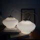 Paire de suspensions lustre abat jour en verre blanc 1950