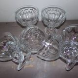 6 ice cream or dessert cups on foot