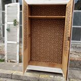 Armoire parisienne patine ancienne "lys"