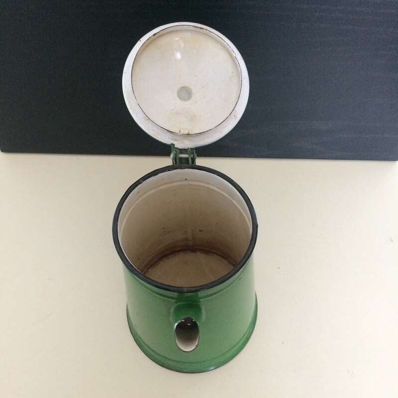 Cafetière émaillée verte