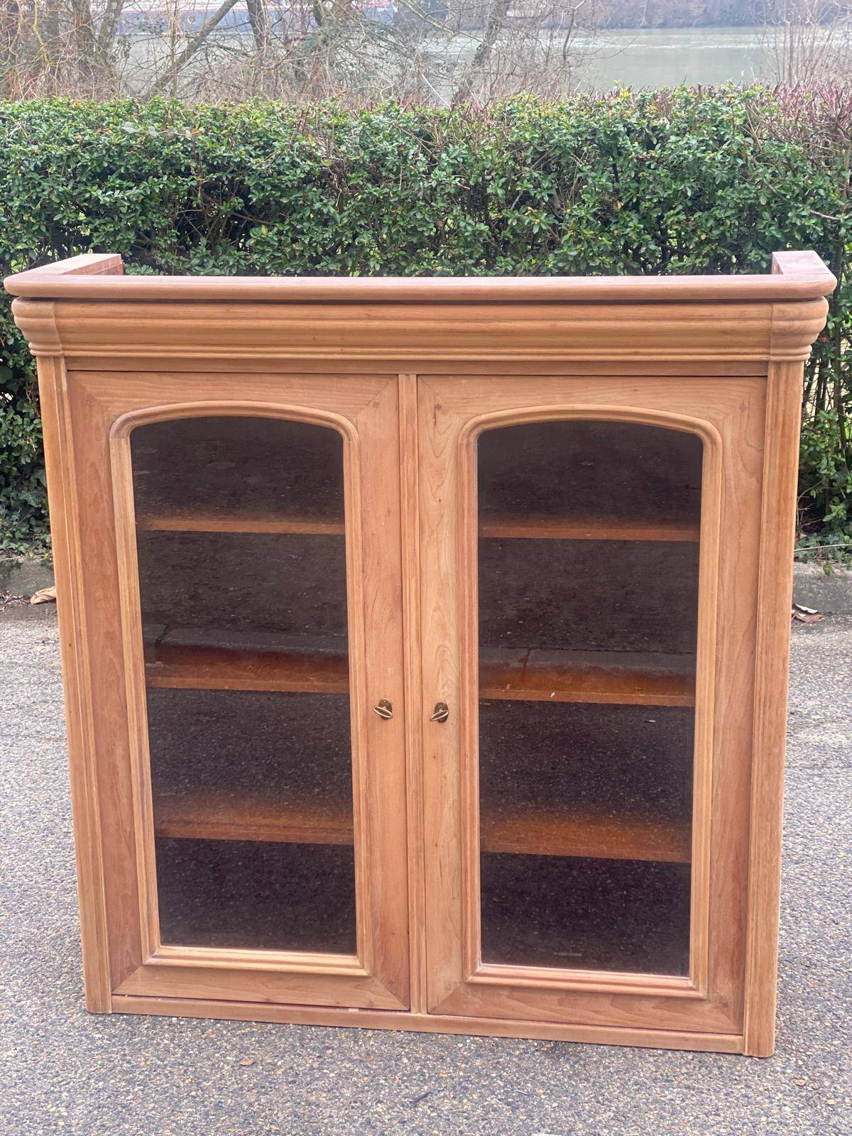 Louis Philippe 2-body sideboard renovated in raw wood with 2 glass doors